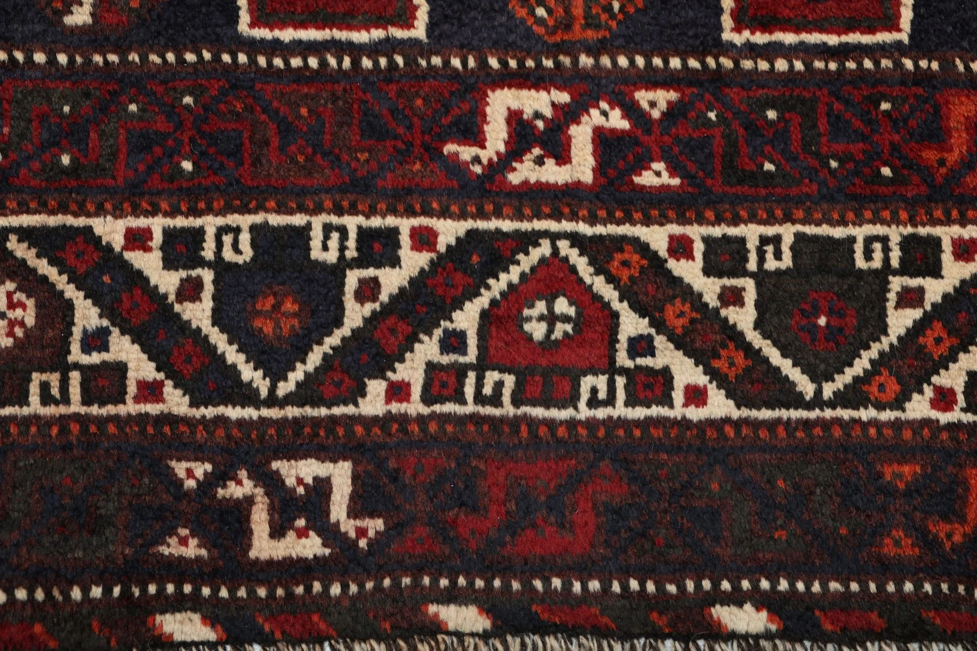 Wool Qashqai Persian Rug 230 × 310 cm, hand-knotted - Image 8