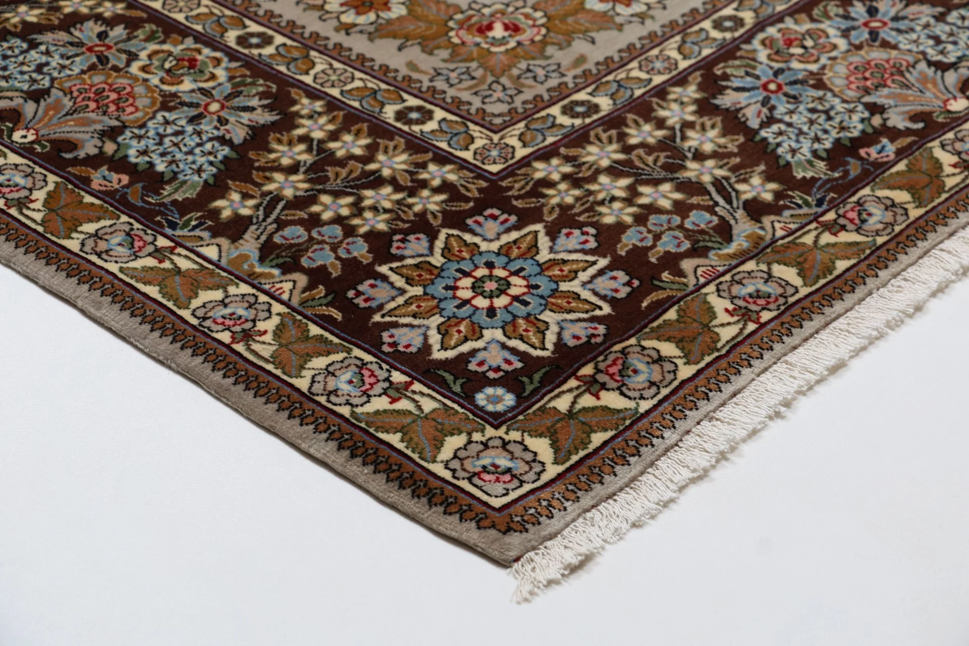 Wool Qom Persian Rug 232 × 360 cm, hand-knotted - Image 6