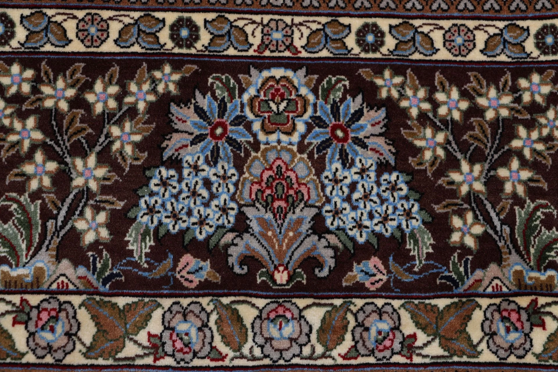 Wool Qom Persian Rug 232 × 360 cm, hand-knotted - Image 8
