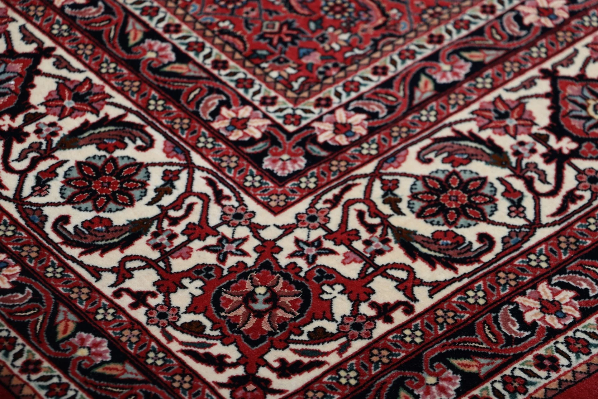 Hand-Knotted Bijar Persian Rug, 201 × 262 cm, Wool & Silk - Image 5
