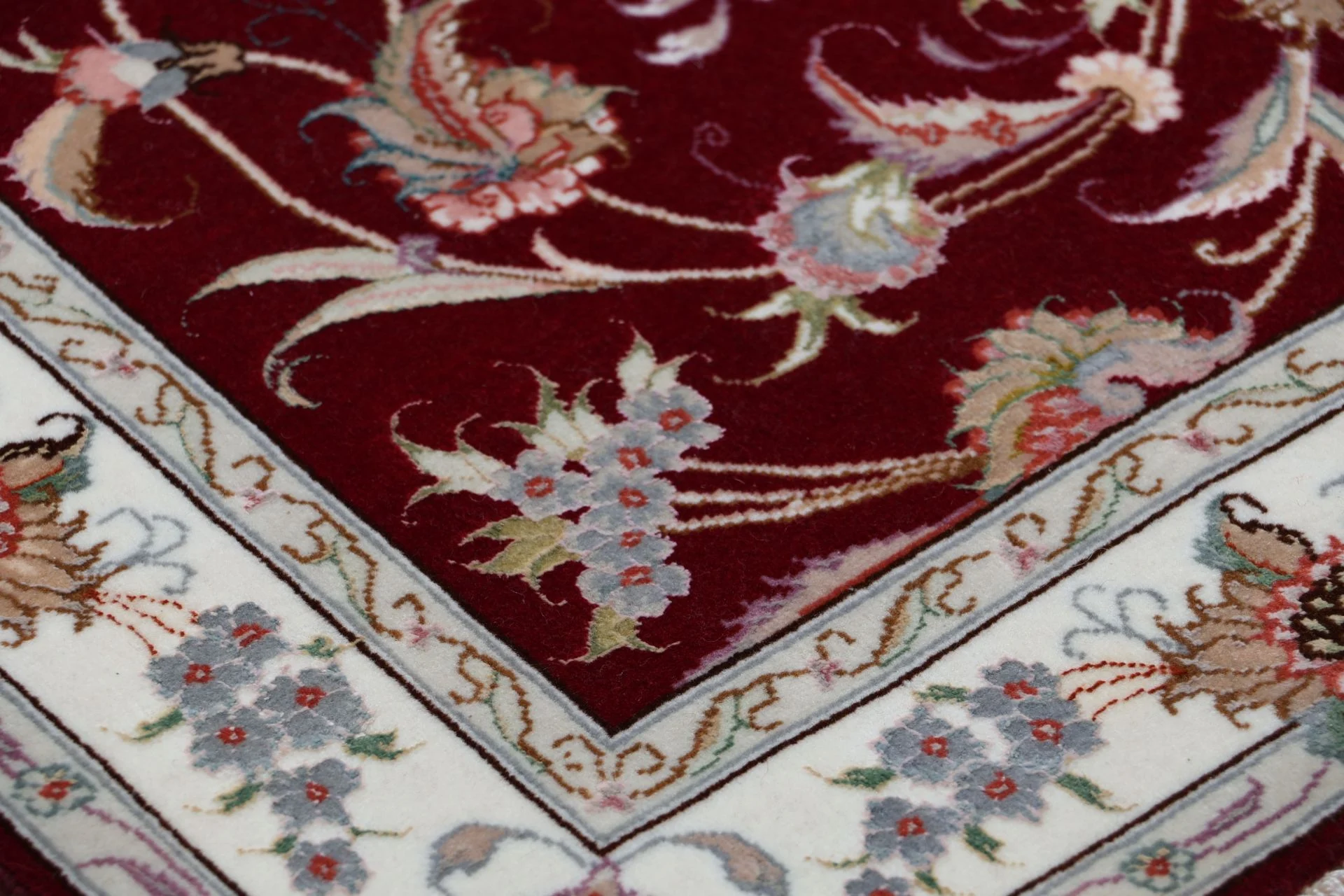 Tabriz Persian Rug 82 × 328 cm in Wool & Silk, hand-knotted - Image 5