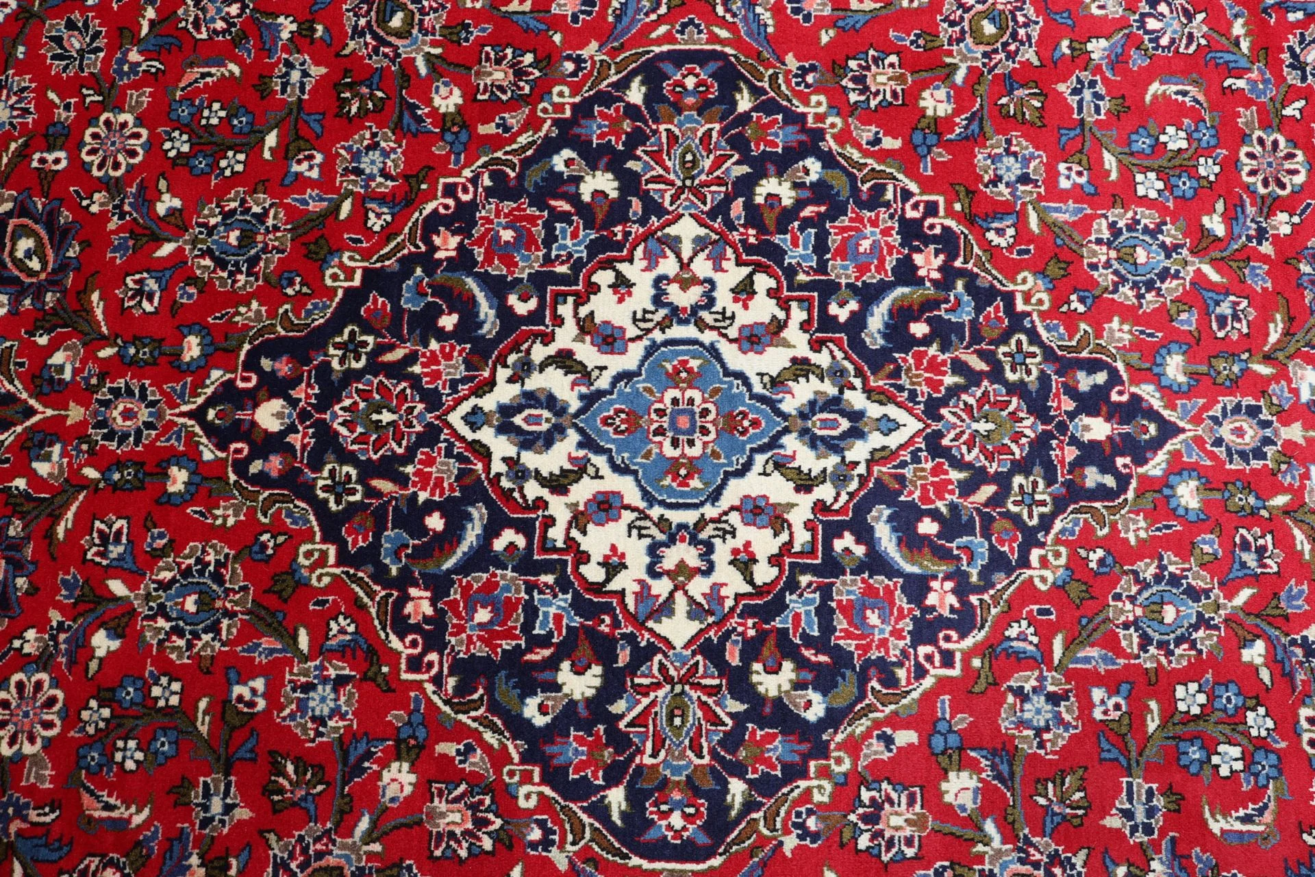 Wool Kashan Persian Rug 250 × 350 cm, hand-knotted - Image 9