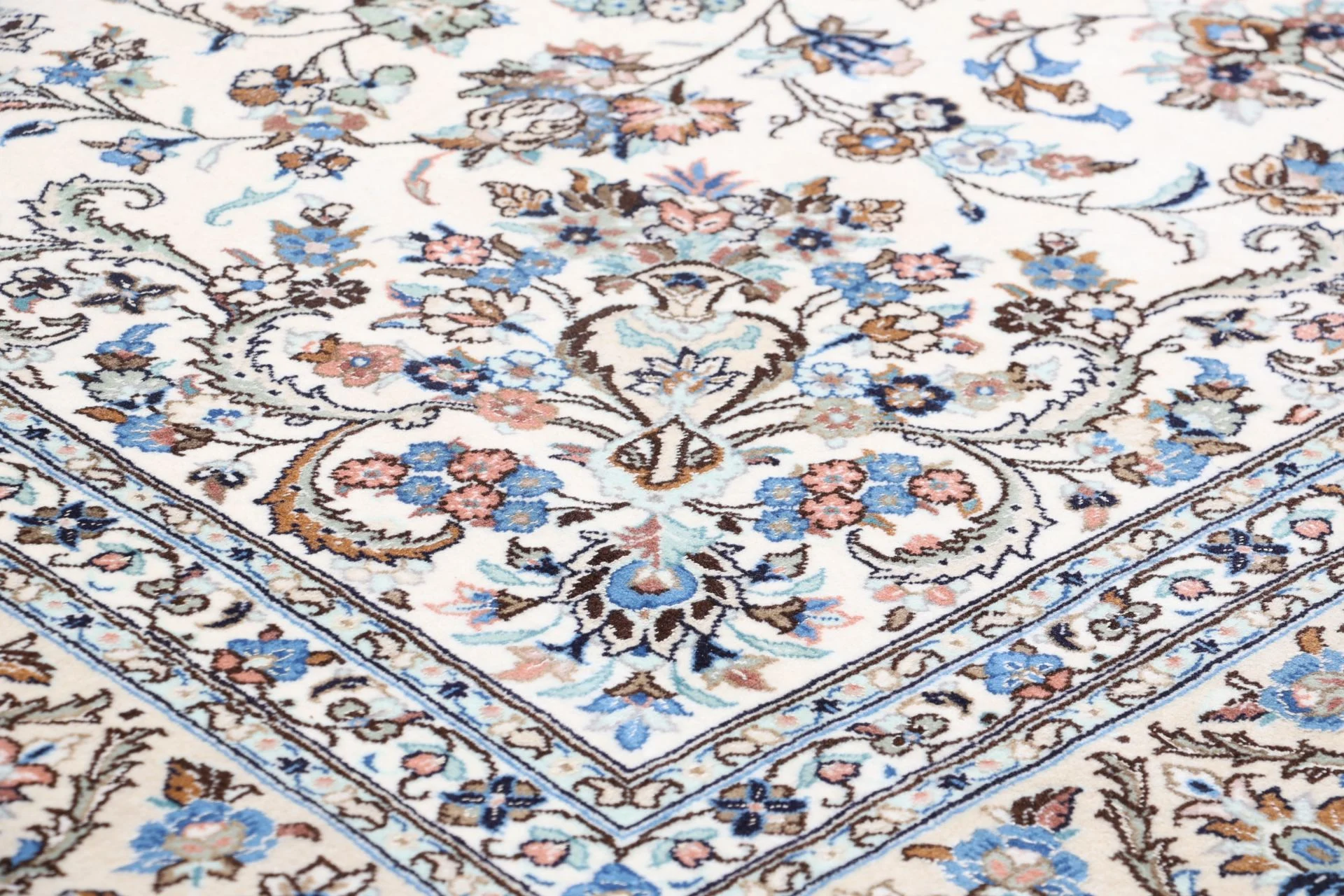 Hand-Knotted Kashan Persian Rug, 253 × 345 cm, Wool & Silk - Image 7
