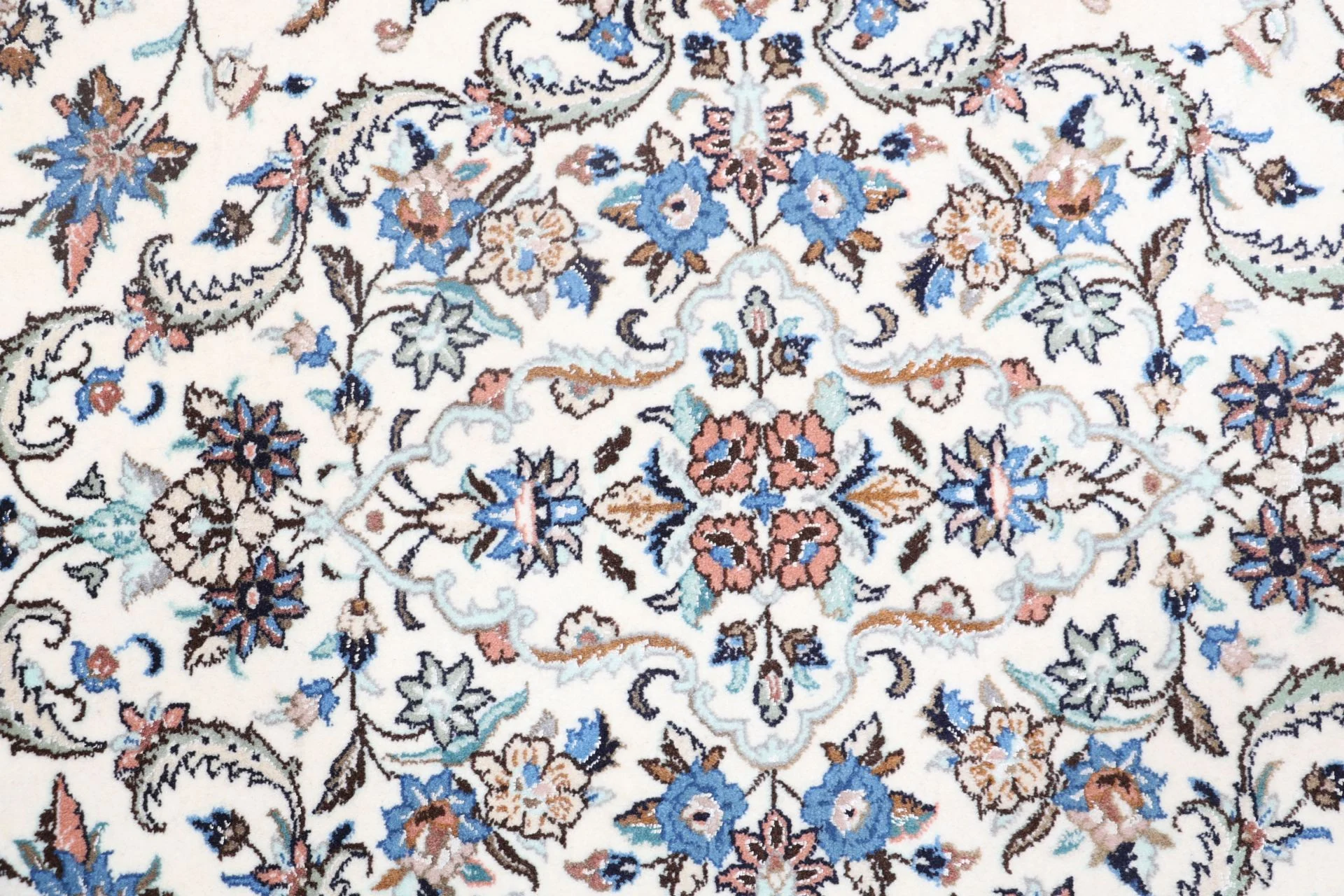 Hand-Knotted Kashan Persian Rug, 253 × 345 cm, Wool & Silk - Image 9