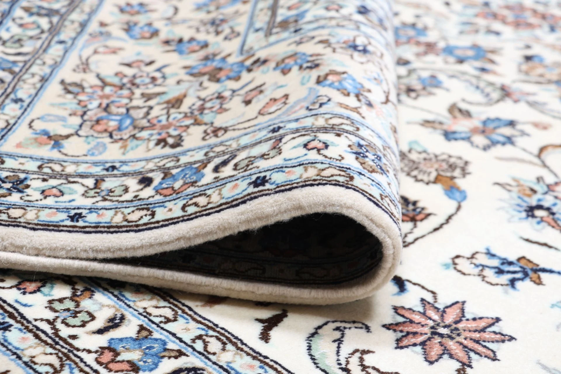 Hand-Knotted Kashan Persian Rug, 253 × 345 cm, Wool & Silk - Image 10