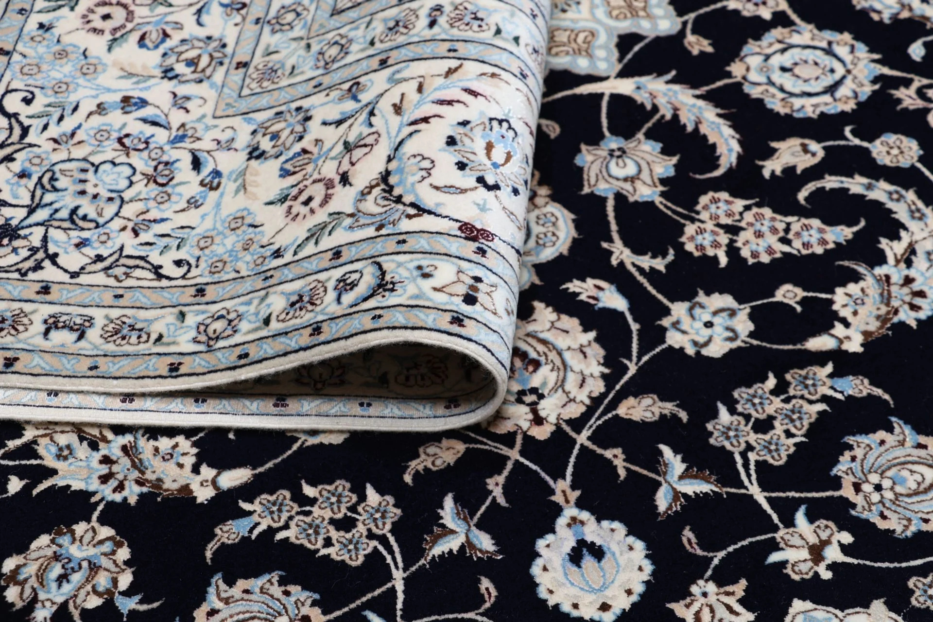 Hand-Knotted Nain Persian Rug, 205 × 260 cm, Wool & Silk - Image 10