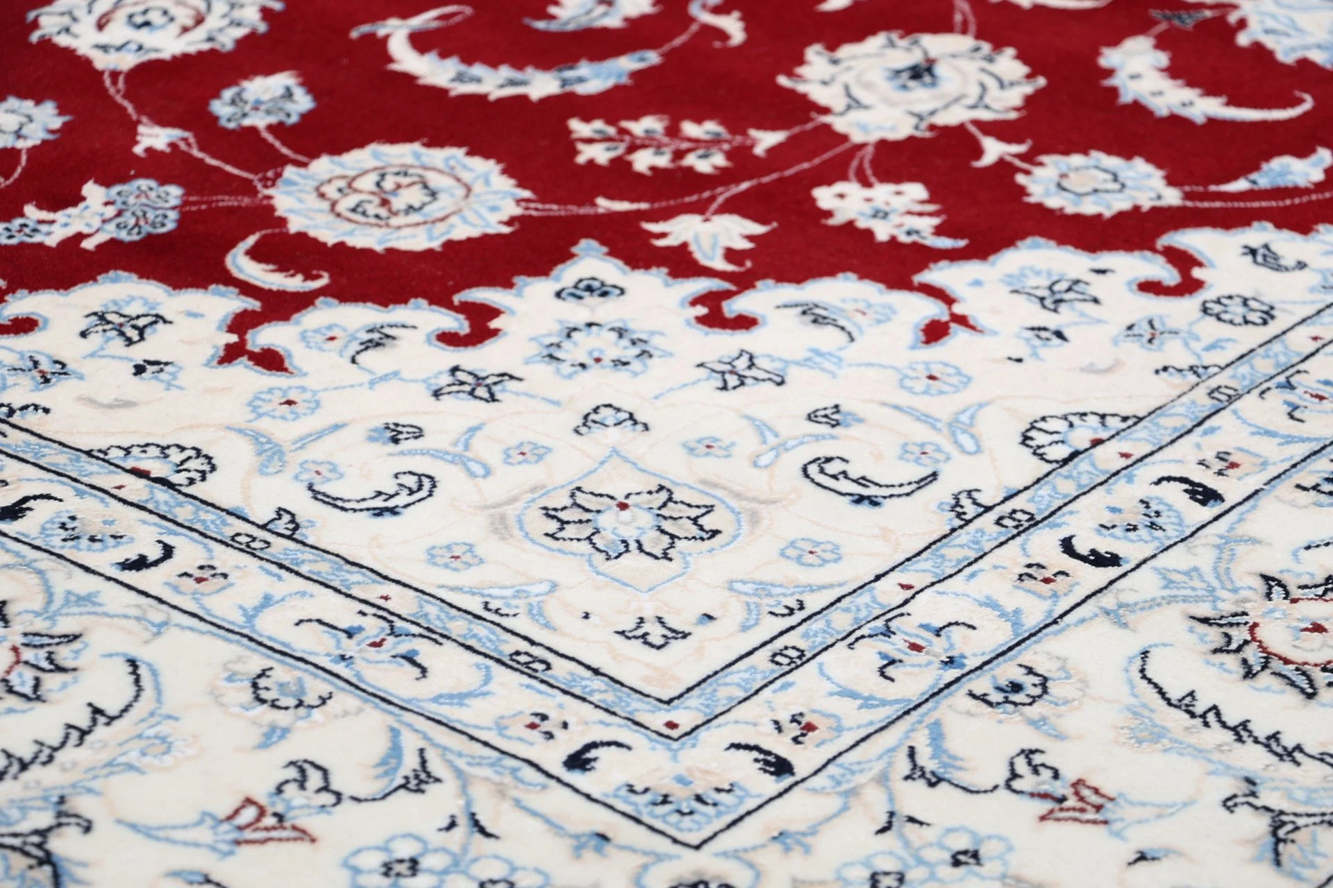 Hand-Knotted Nain Persian Rug, 200 × 290 cm, Wool & Silk - Image 5