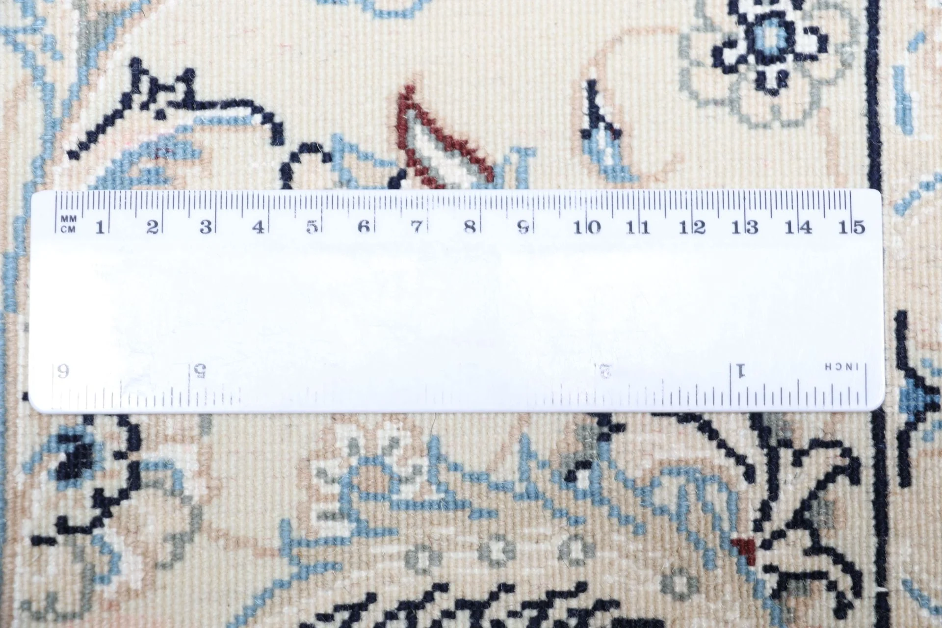Hand-Knotted Nain Persian Rug, 200 × 290 cm, Wool & Silk - Image 10