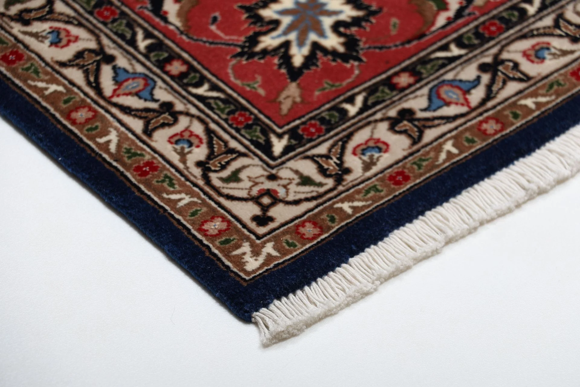 Tabriz Persian Rug 200 × 248 cm in Wool & Silk, hand-knotted - Image 6