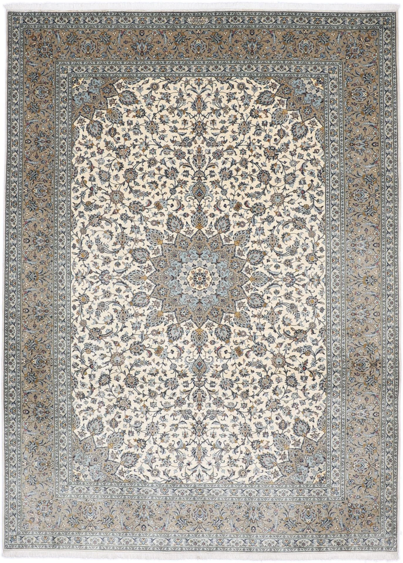 Wool Kashan Persian Rug 249 × 342 cm, hand-knotted