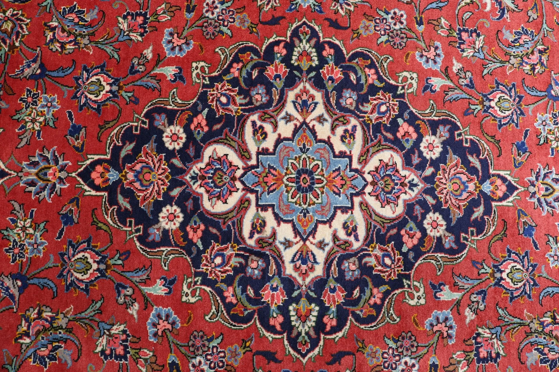 Wool Kashan Persian Rug 250 × 350 cm, hand-knotted - Image 9