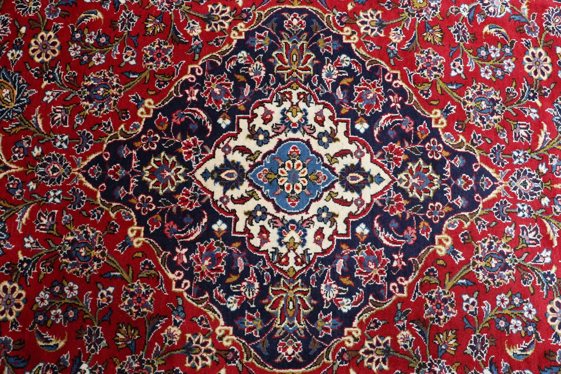 Wool Kashan Persian Rug 250 × 343 cm, hand-knotted - Image 9