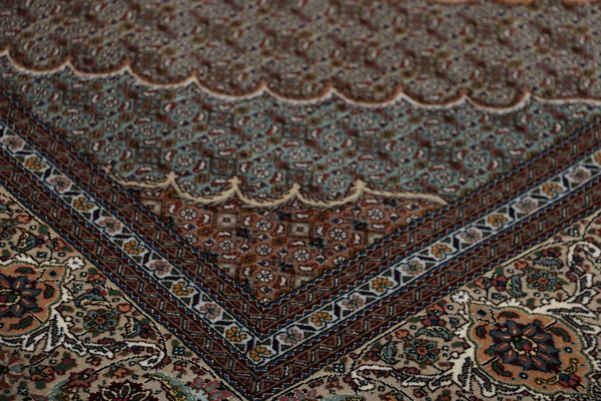 Hand-Knotted Tabriz Persian Rug, 198 × 260 cm, Wool & Silk - Image 5