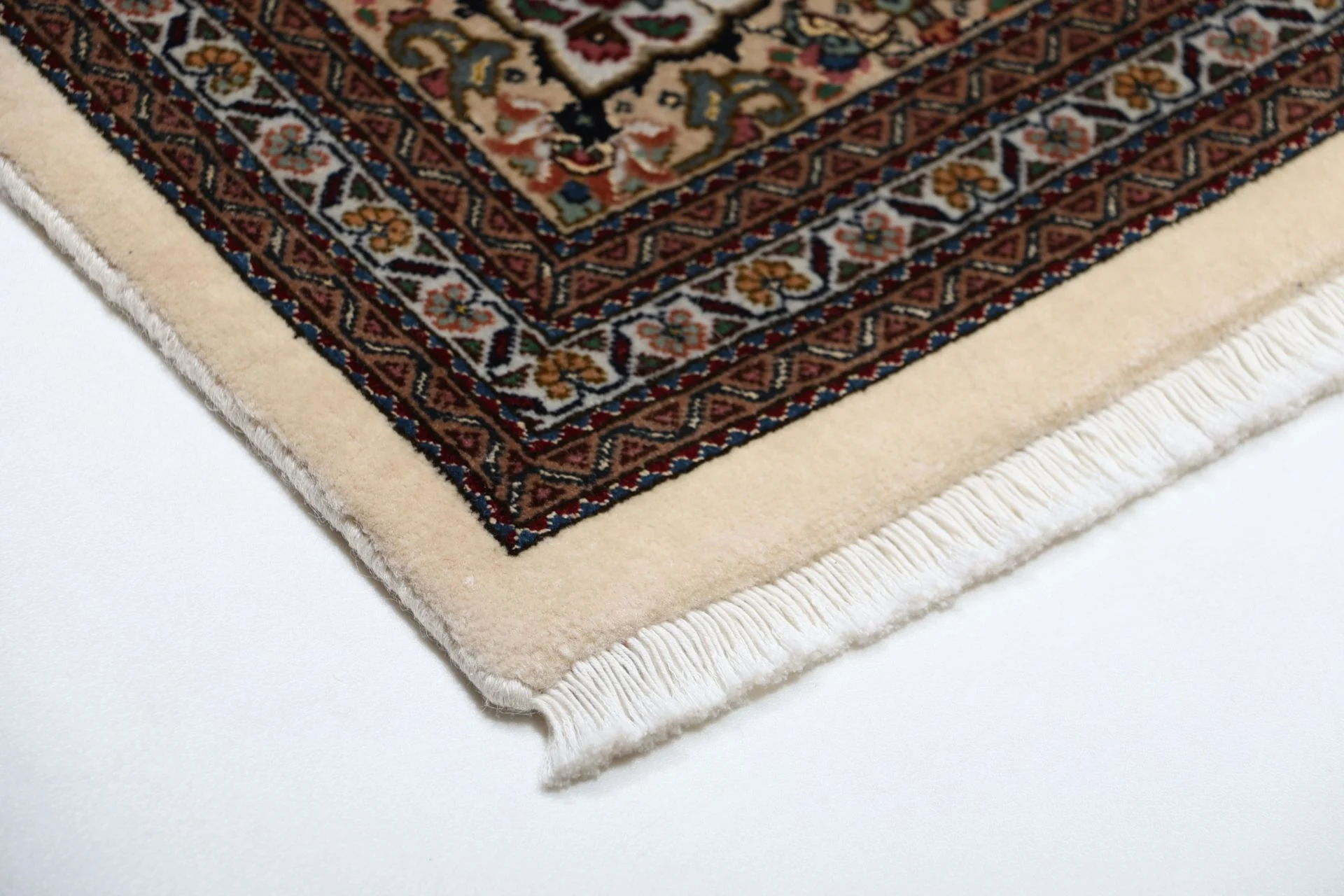Hand-Knotted Tabriz Persian Rug, 198 × 260 cm, Wool & Silk - Image 6