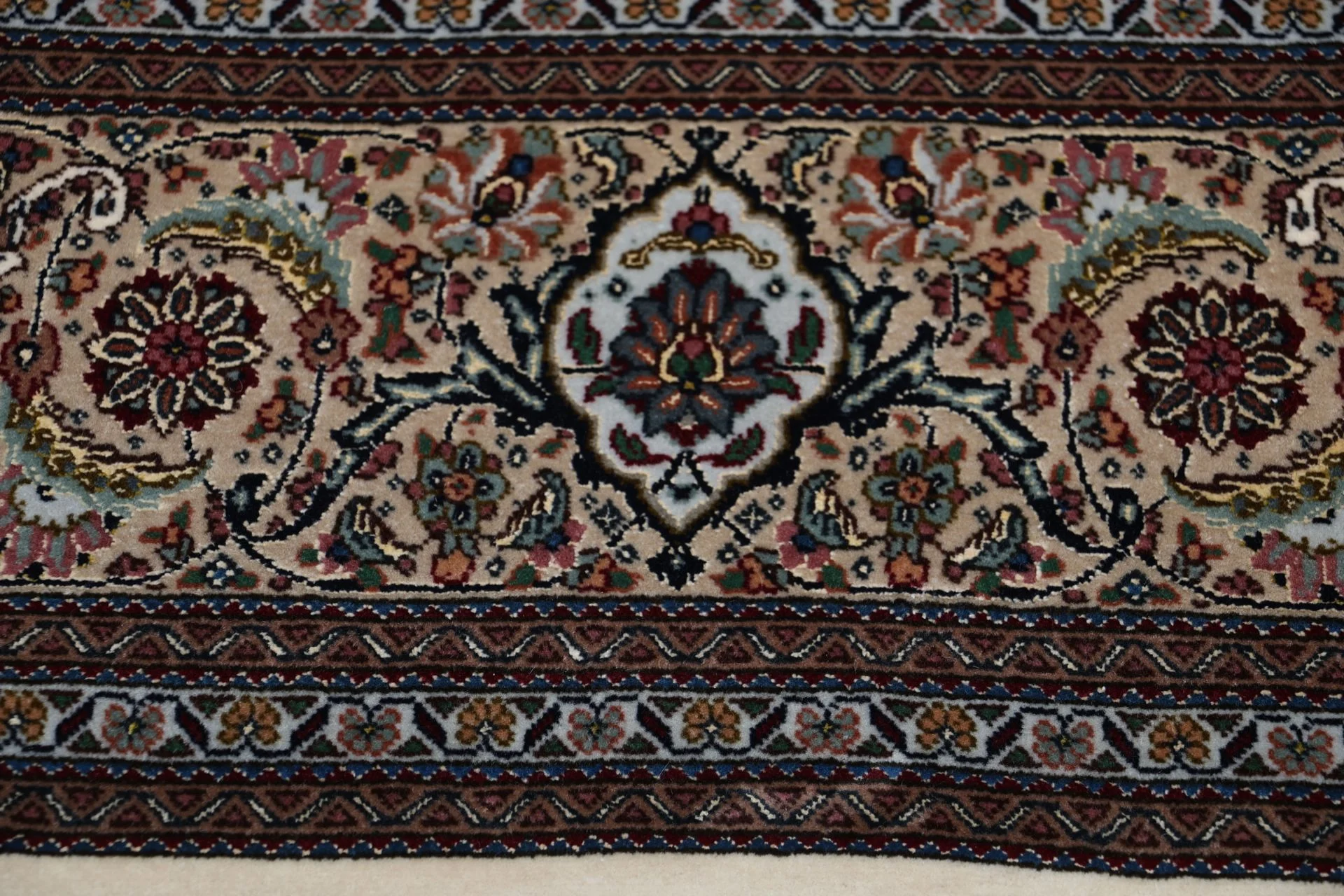 Hand-Knotted Tabriz Persian Rug, 198 × 260 cm, Wool & Silk - Image 7