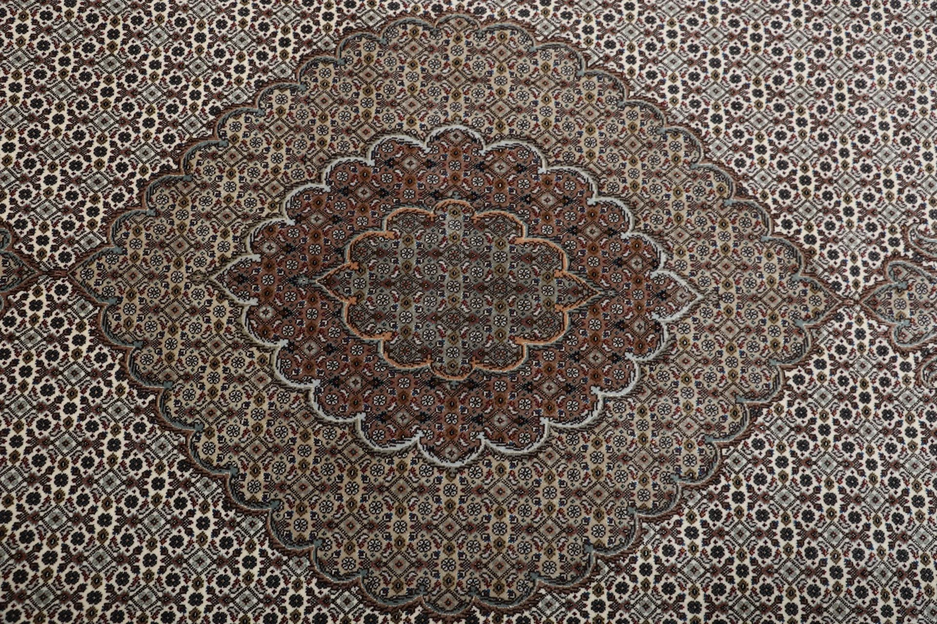 Hand-Knotted Tabriz Persian Rug, 198 × 260 cm, Wool & Silk - Image 9