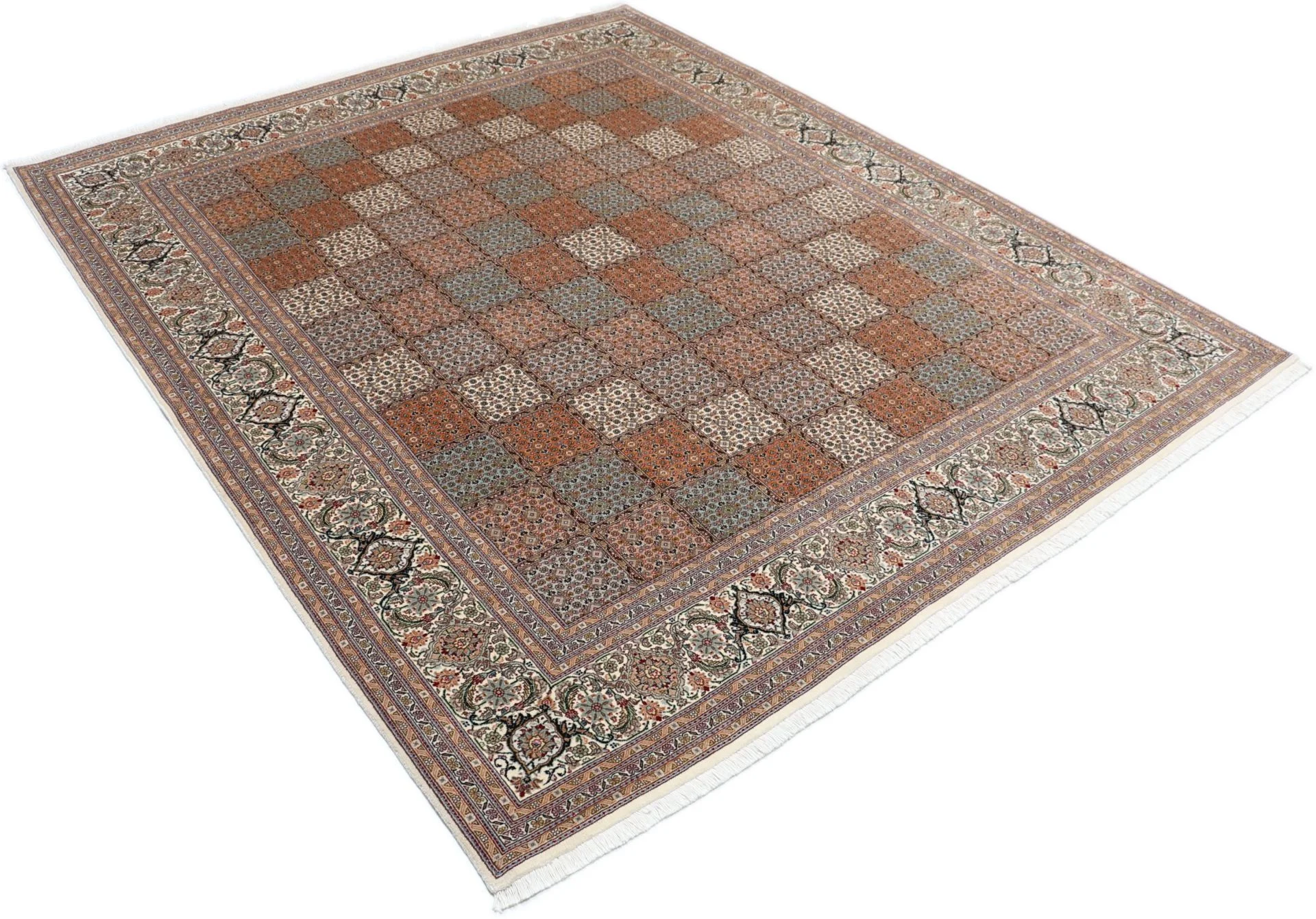 Tabriz Persian Rug 205 × 250 cm in Wool & Silk, hand-knotted - Image 4