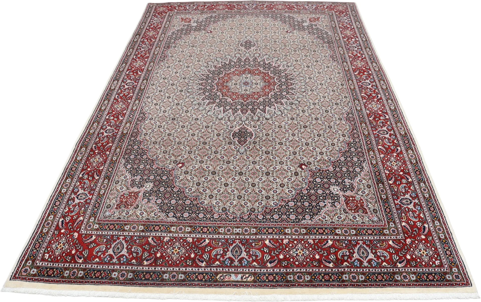 Alternative view of Moud Persian Rug 197 × 300 cm in Wool & Silk, hand-knotted