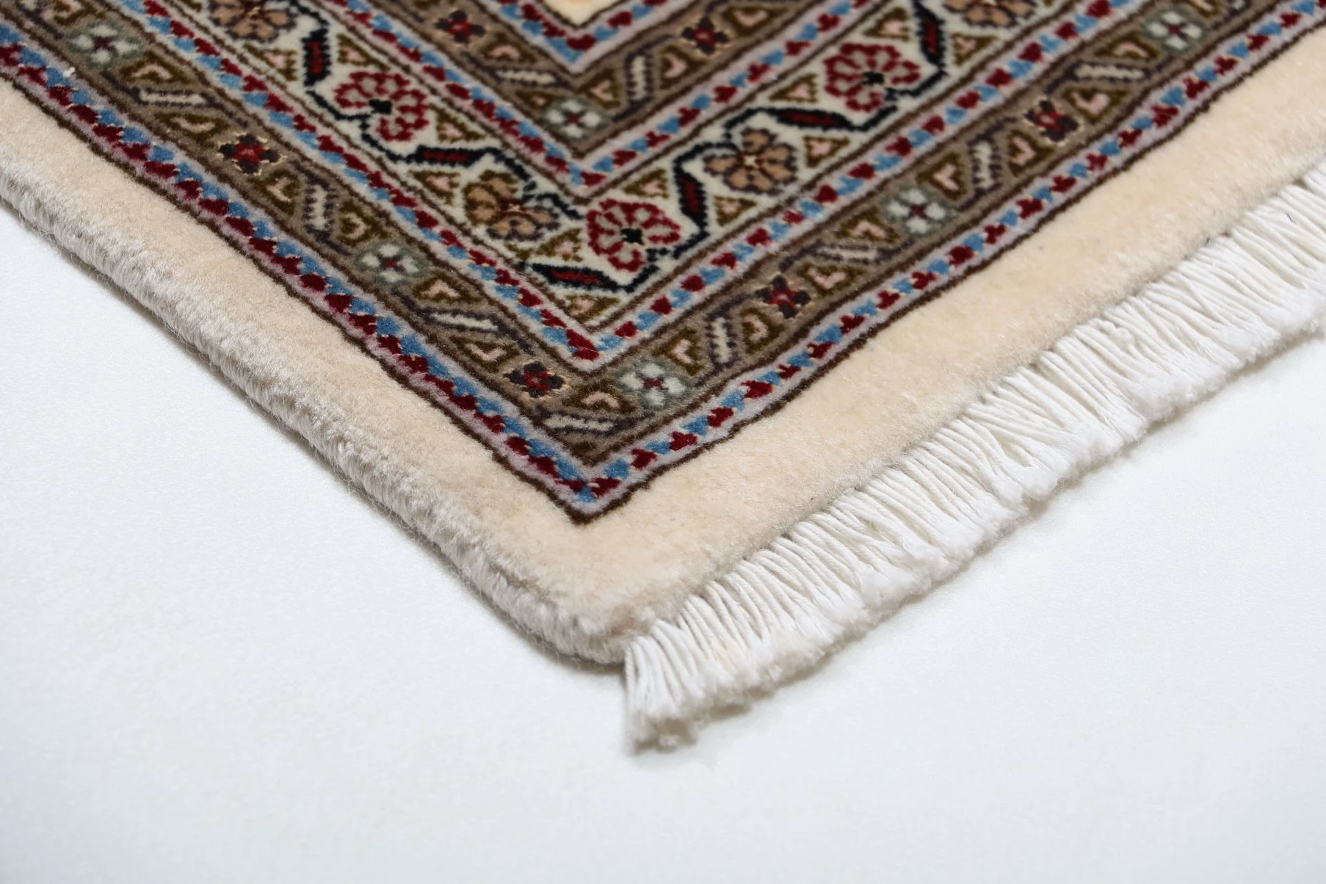 Tabriz Persian Rug 210 × 255 cm in Wool & Silk, hand-knotted - Image 6