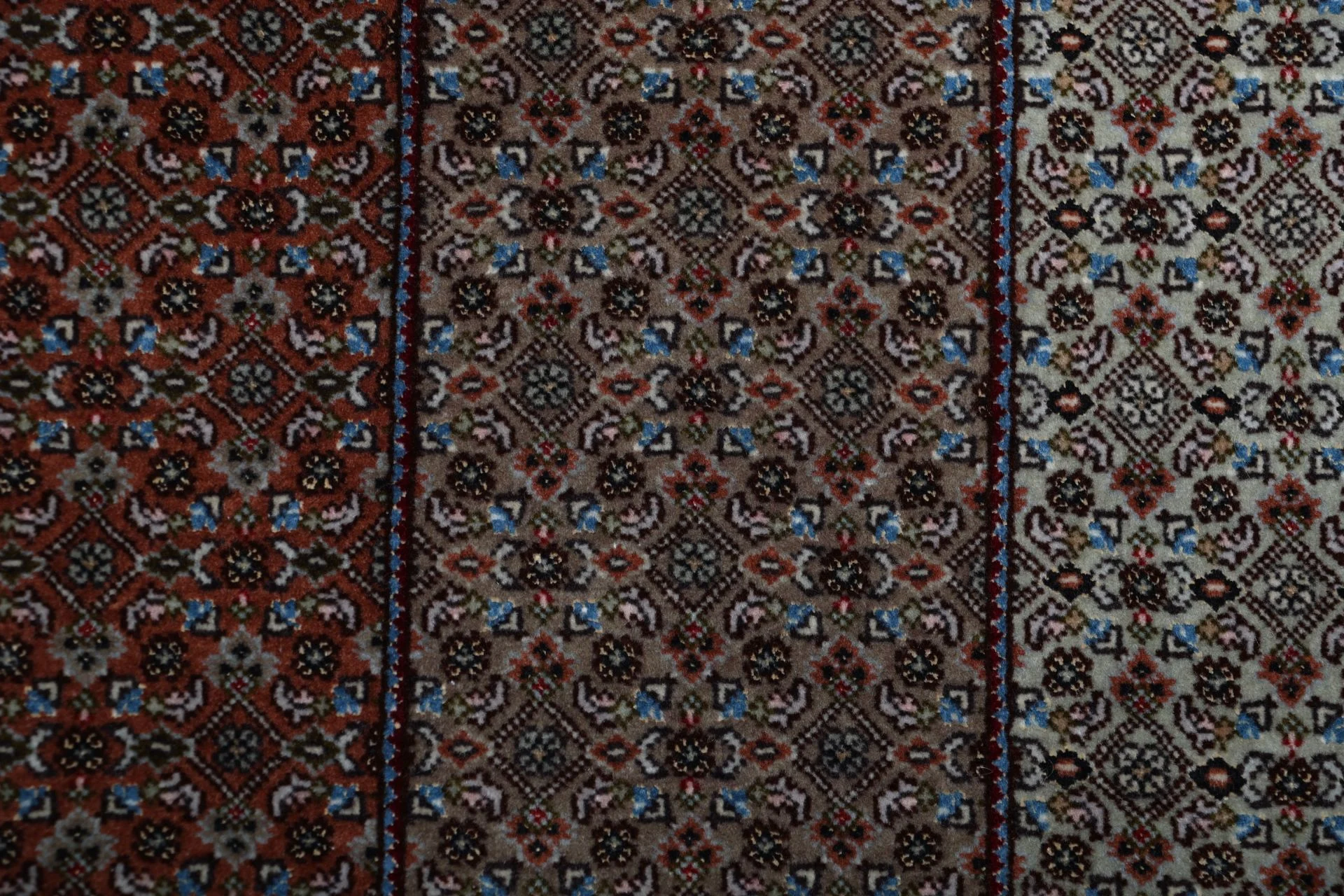 Tabriz Persian Rug 210 × 255 cm in Wool & Silk, hand-knotted - Image 9
