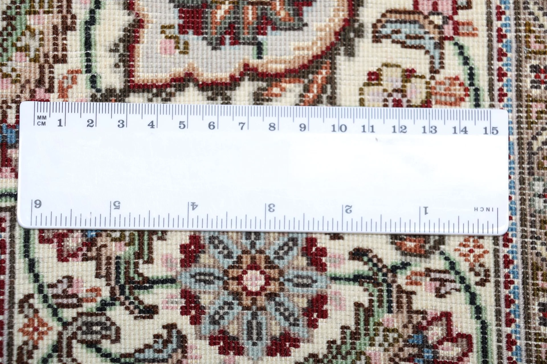 Tabriz Persian Rug 210 × 255 cm in Wool & Silk, hand-knotted - Image 11