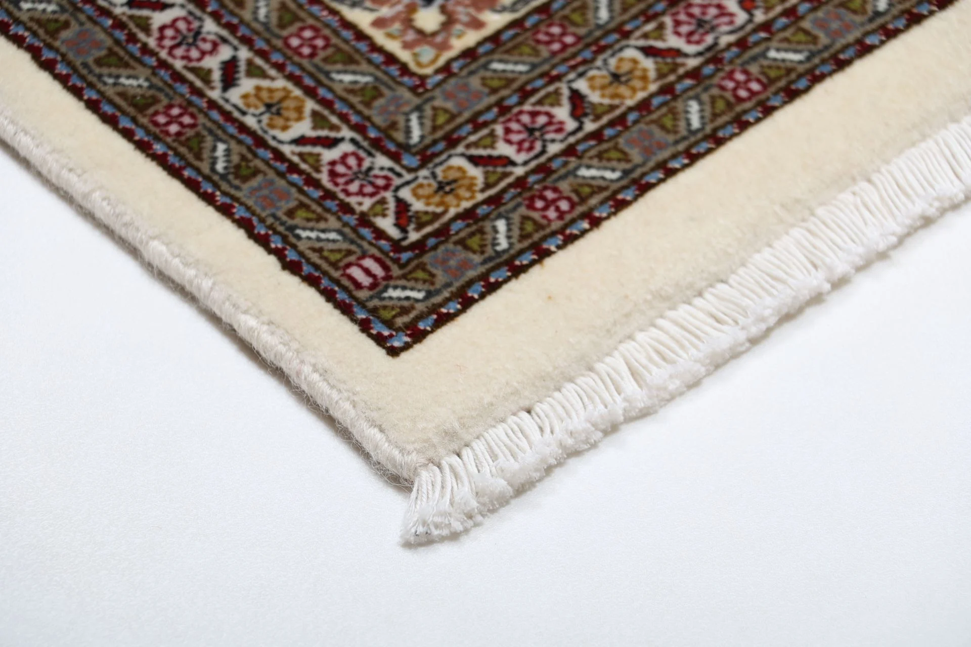 Wool & Silk Tabriz Persian Rug 193 × 253 cm, hand-knotted - Image 6