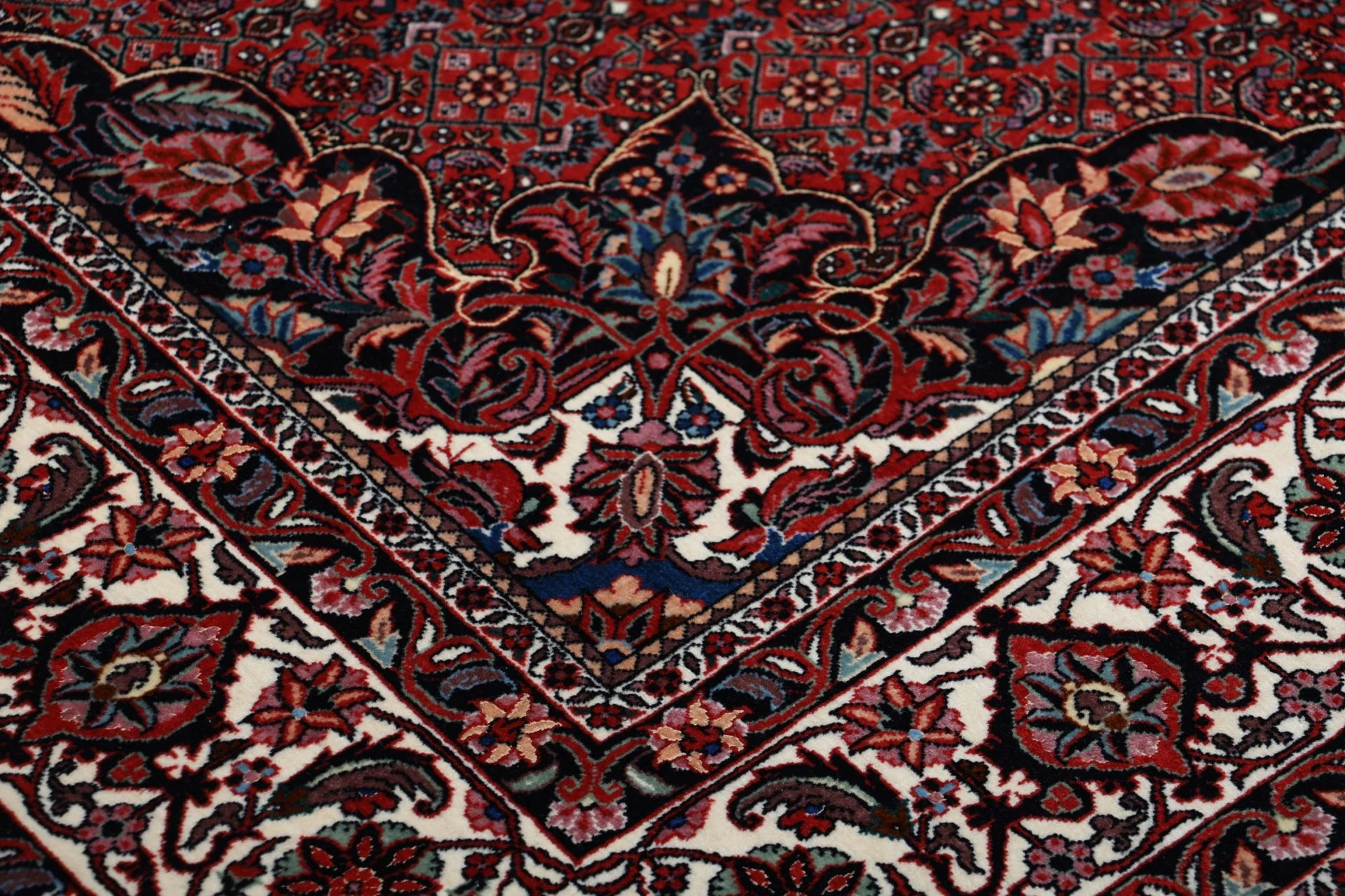 Bijar Persian Rug 205 × 220 cm in Wool & Silk, hand-knotted - Image 5