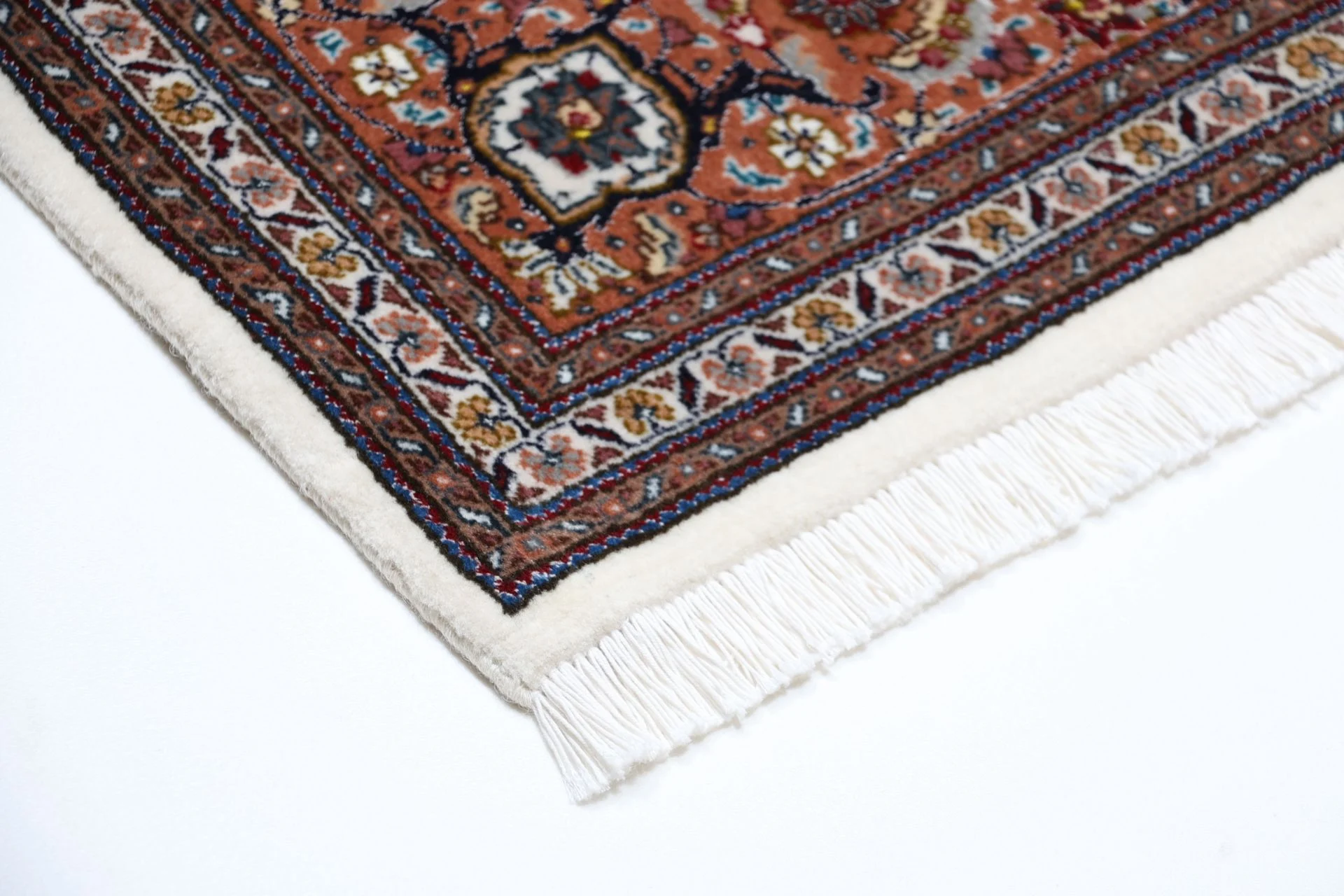 Tabriz Persian Rug 172 × 250 cm in Wool & Silk, hand-knotted - Image 6