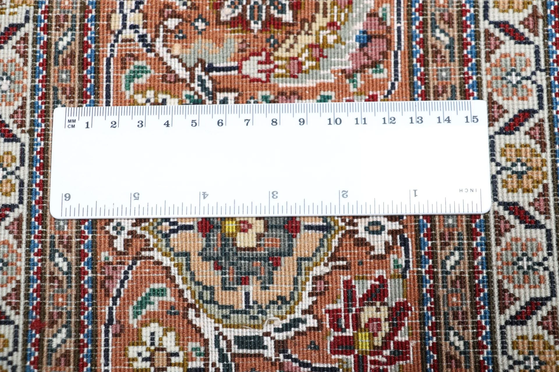Tabriz Persian Rug 172 × 250 cm in Wool & Silk, hand-knotted - Image 11