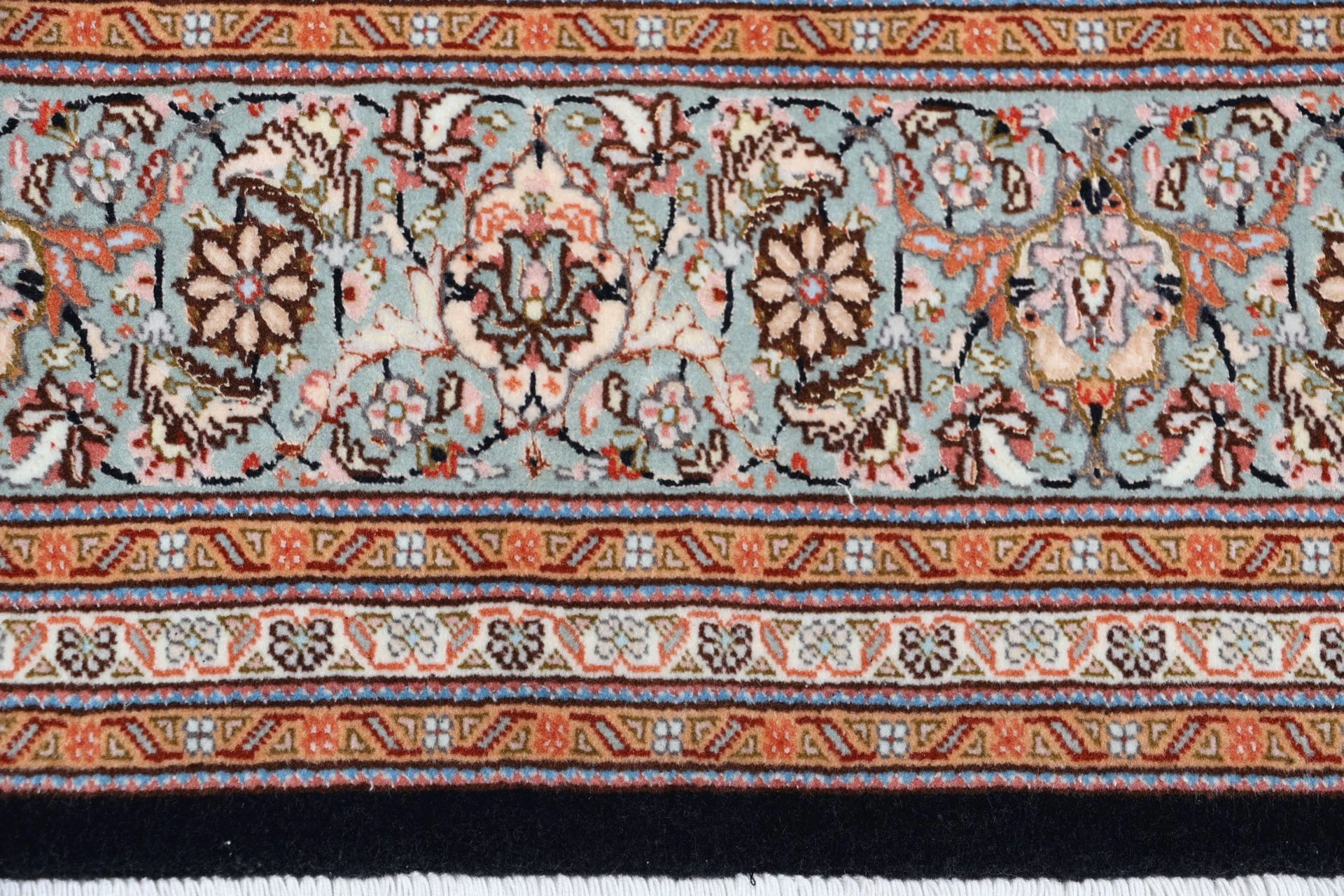 Hand-Knotted Tabriz Persian Rug, 170 × 240 cm, Wool & Silk - Image 8