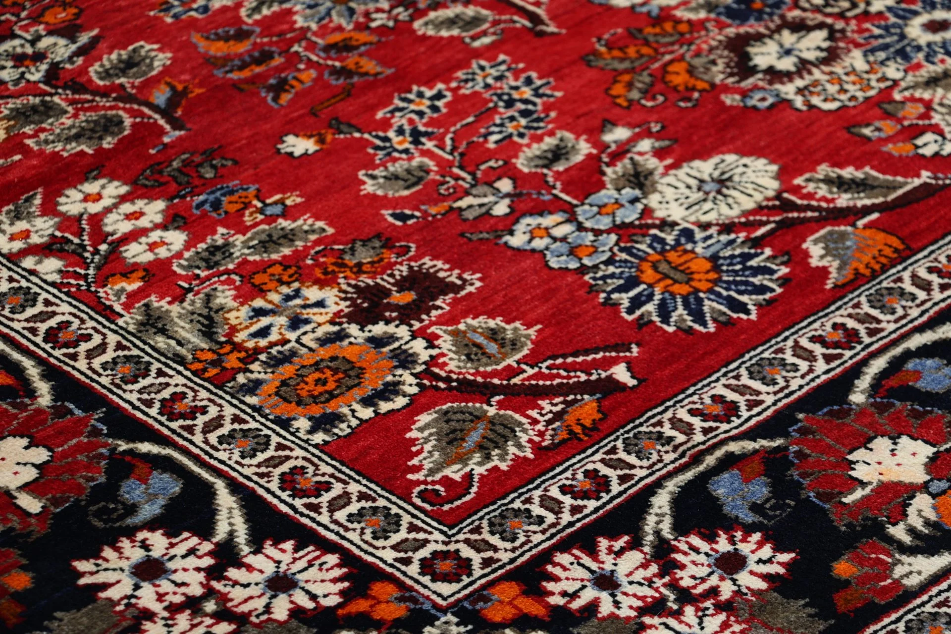 Wool Bakhtiari Persian Rug 211 × 308 cm, hand-knotted - Image 5