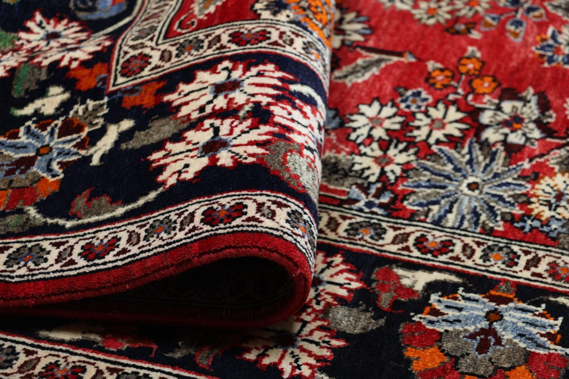 Wool Bakhtiari Persian Rug 211 × 308 cm, hand-knotted - Image 10