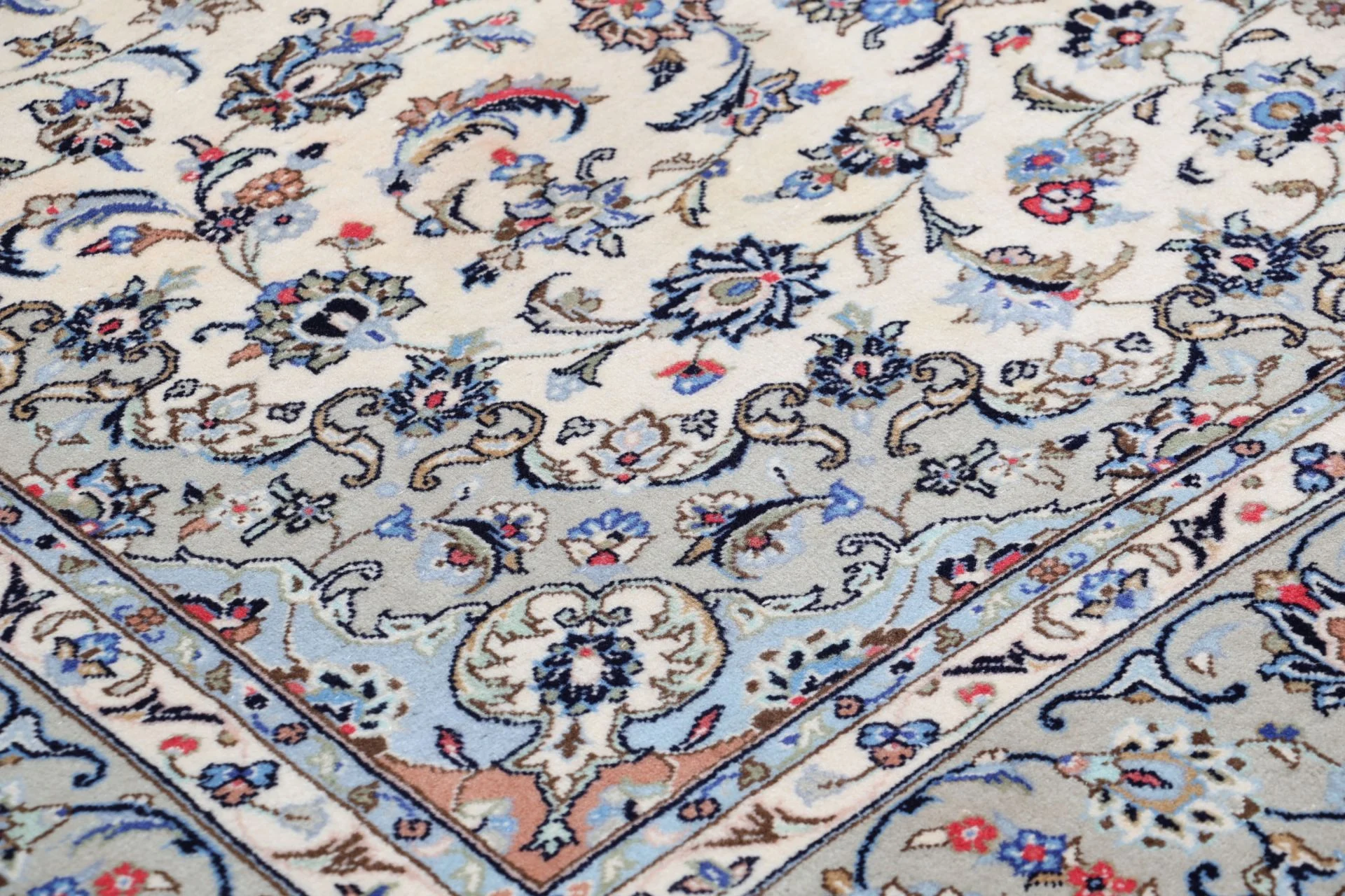 Kashan Persian Rug 200 × 303 cm in Wool, hand-knotted - Image 5