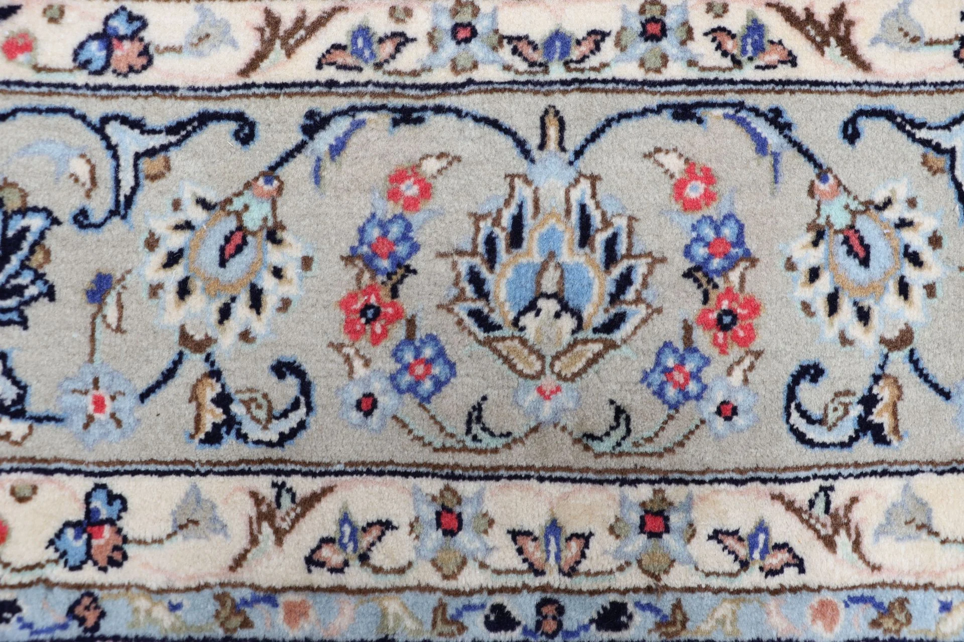 Kashan Persian Rug 200 × 303 cm in Wool, hand-knotted - Image 8