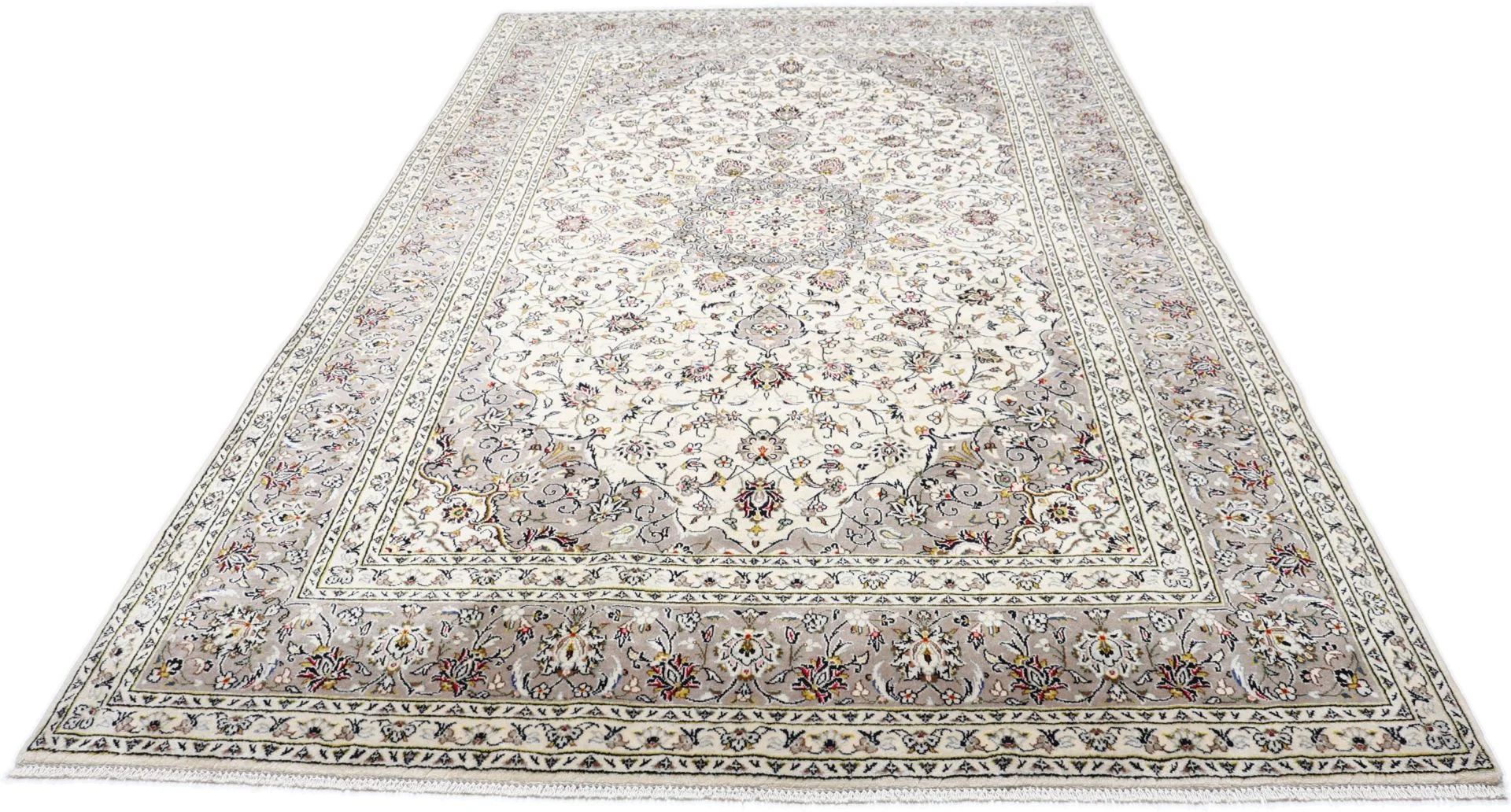 Alternative view of Kashan Persian Rug 198 × 310 cm in Wool, hand-knotted