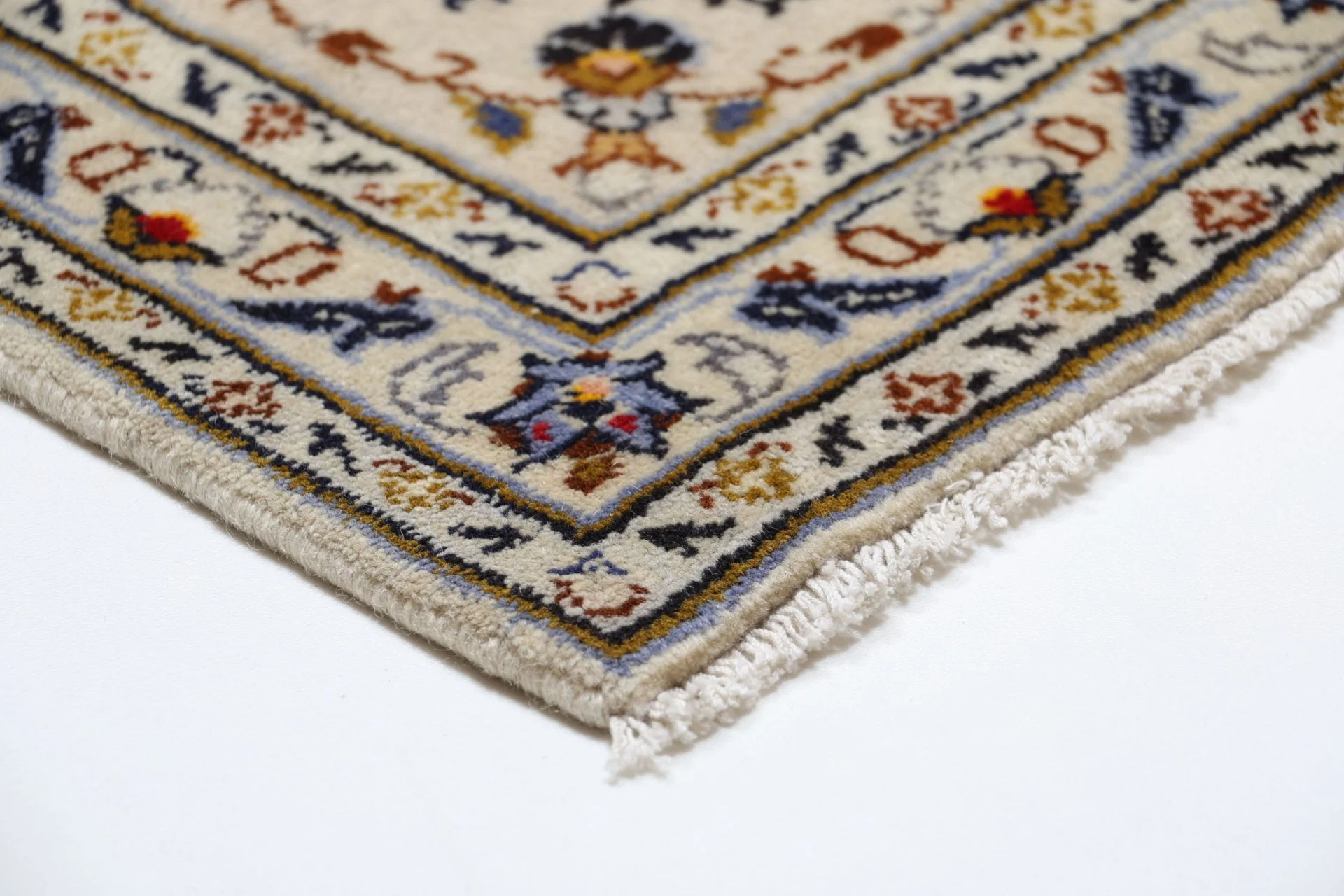 Kashan Persian Rug 237 × 343 cm in Wool, hand-knotted - Image 6