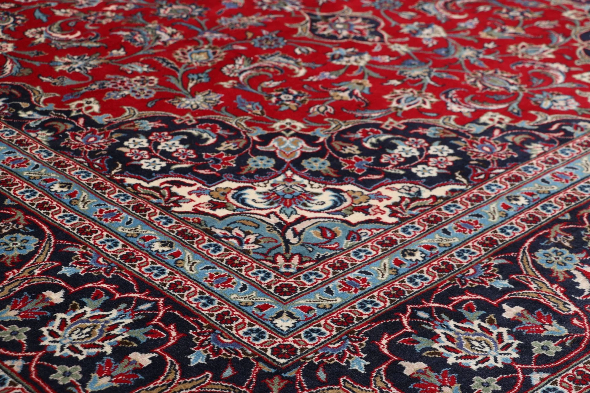 Wool Kashan Persian Rug 247 × 367 cm, hand-knotted - Image 5