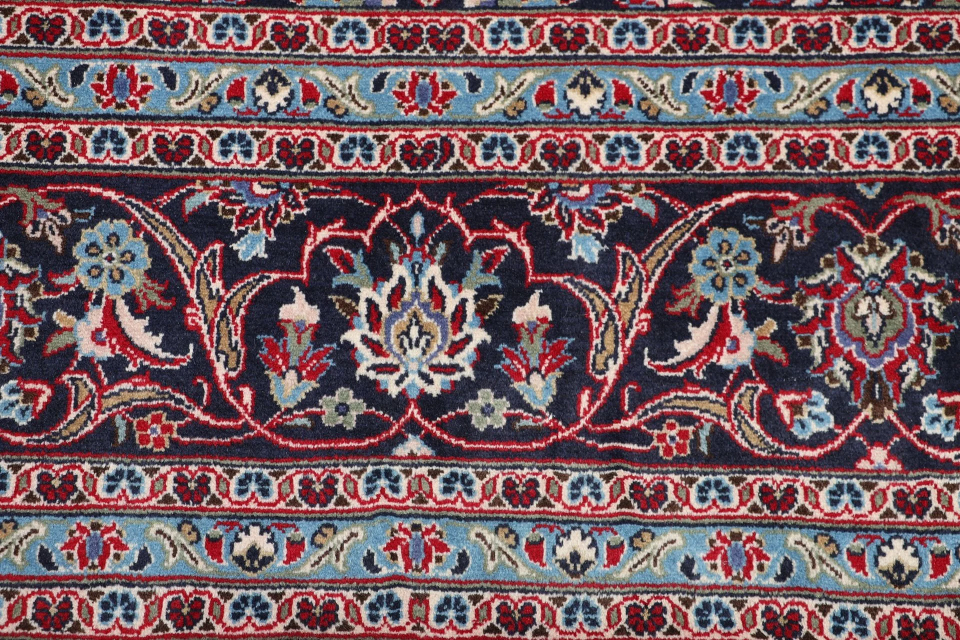Wool Kashan Persian Rug 247 × 367 cm, hand-knotted - Image 8