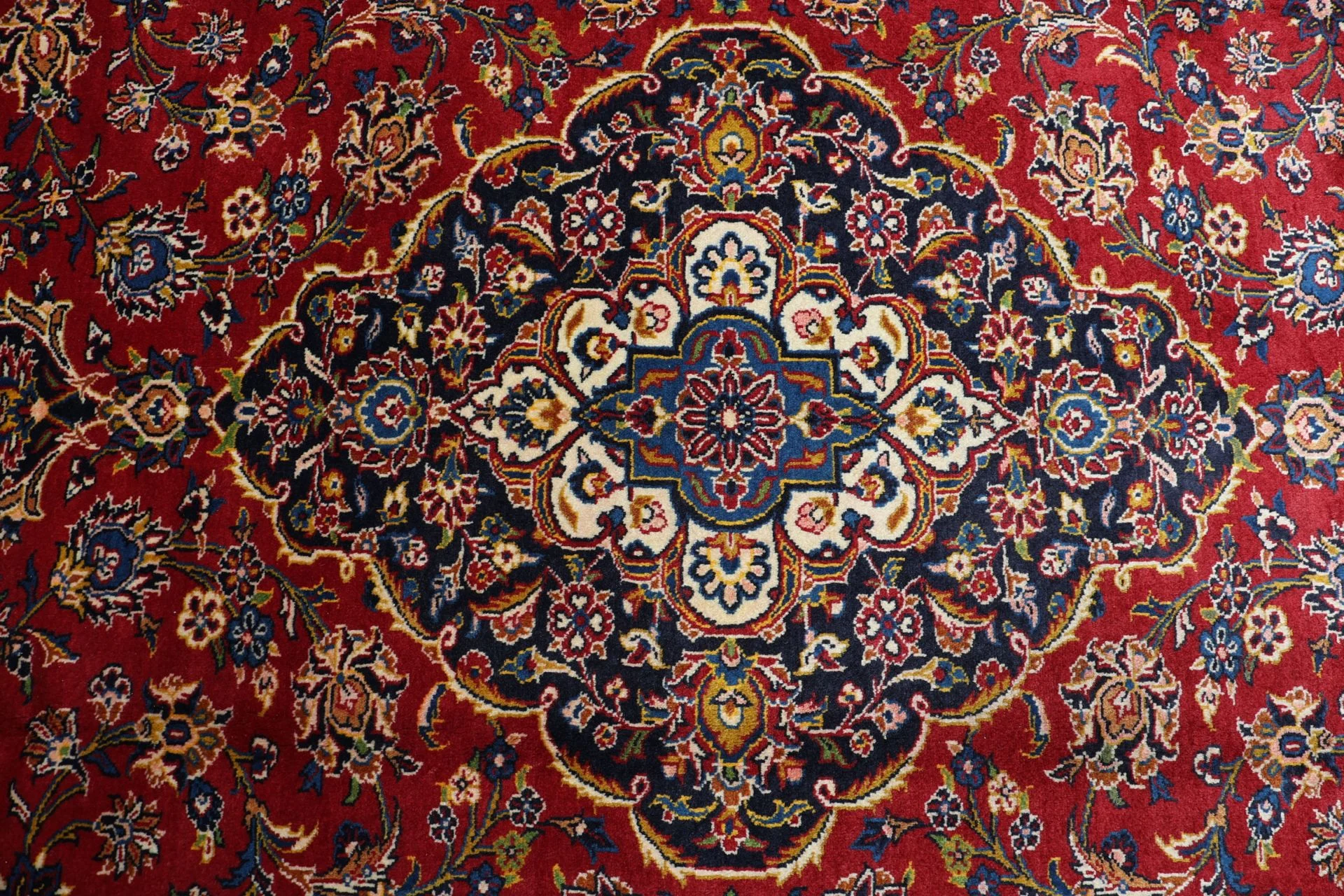 Wool Kashan Persian Rug 260 × 350 cm, hand-knotted - Image 9