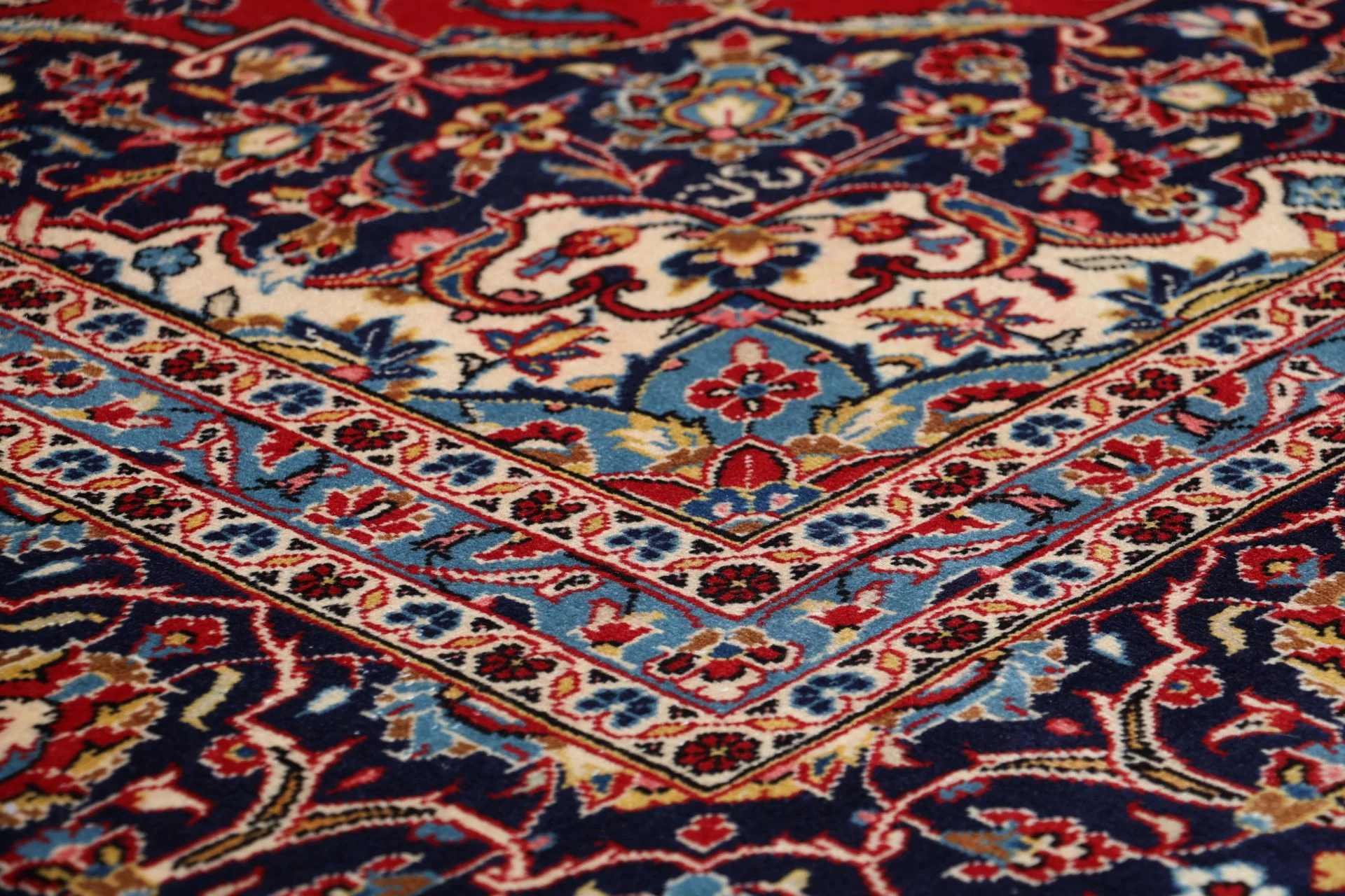 Hand-Knotted Kashan Persian Rug, 250 × 355 cm, Wool - Image 5
