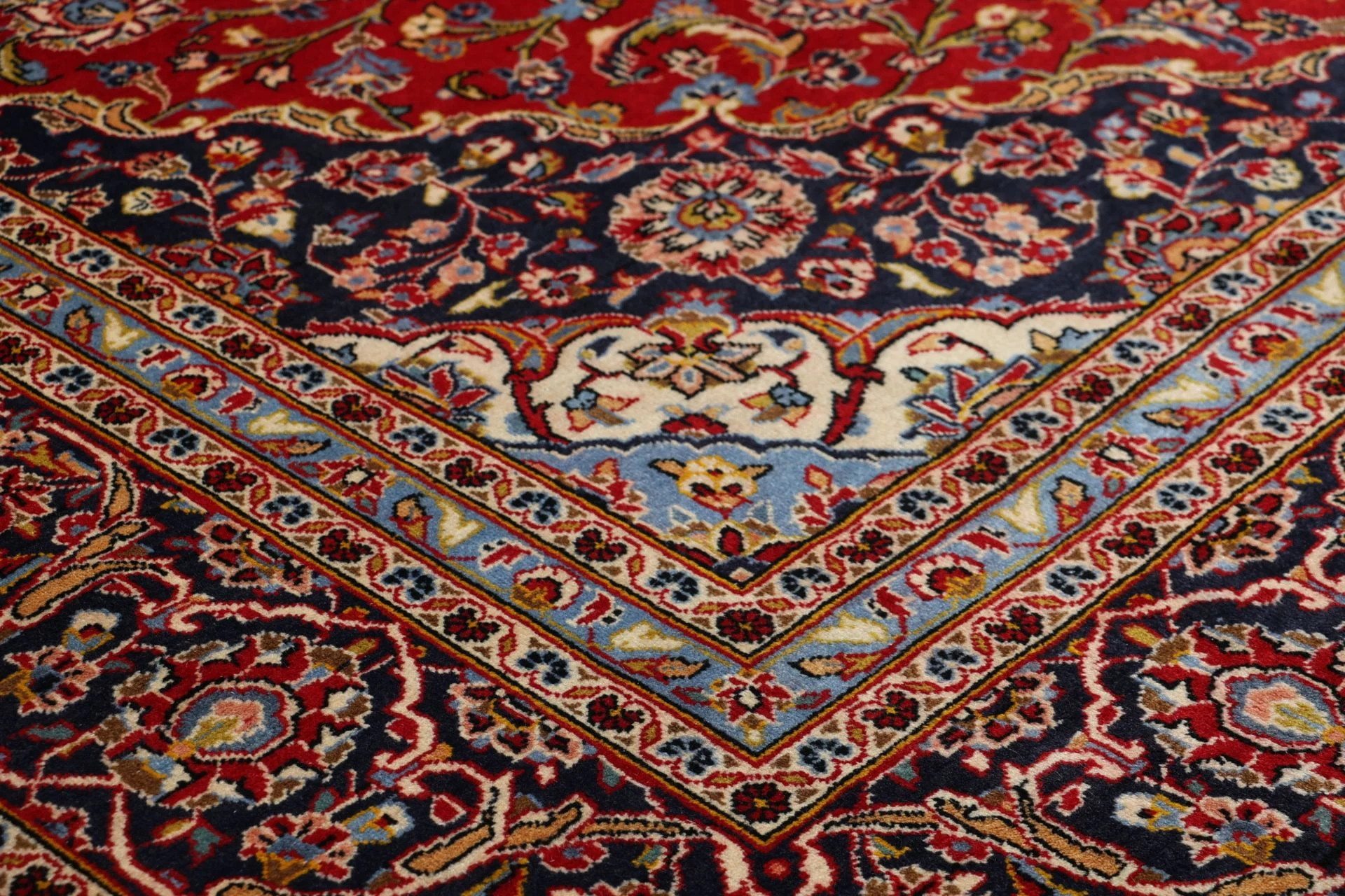 Hand-Knotted Kashan Persian Rug, 253 × 385 cm, Wool - Image 5