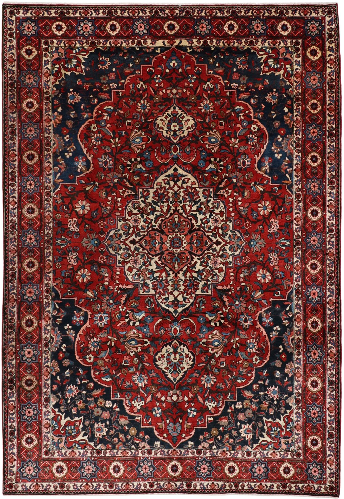 Bakhtiari Persian Rug 222 × 323 cm in Wool, hand-knotted