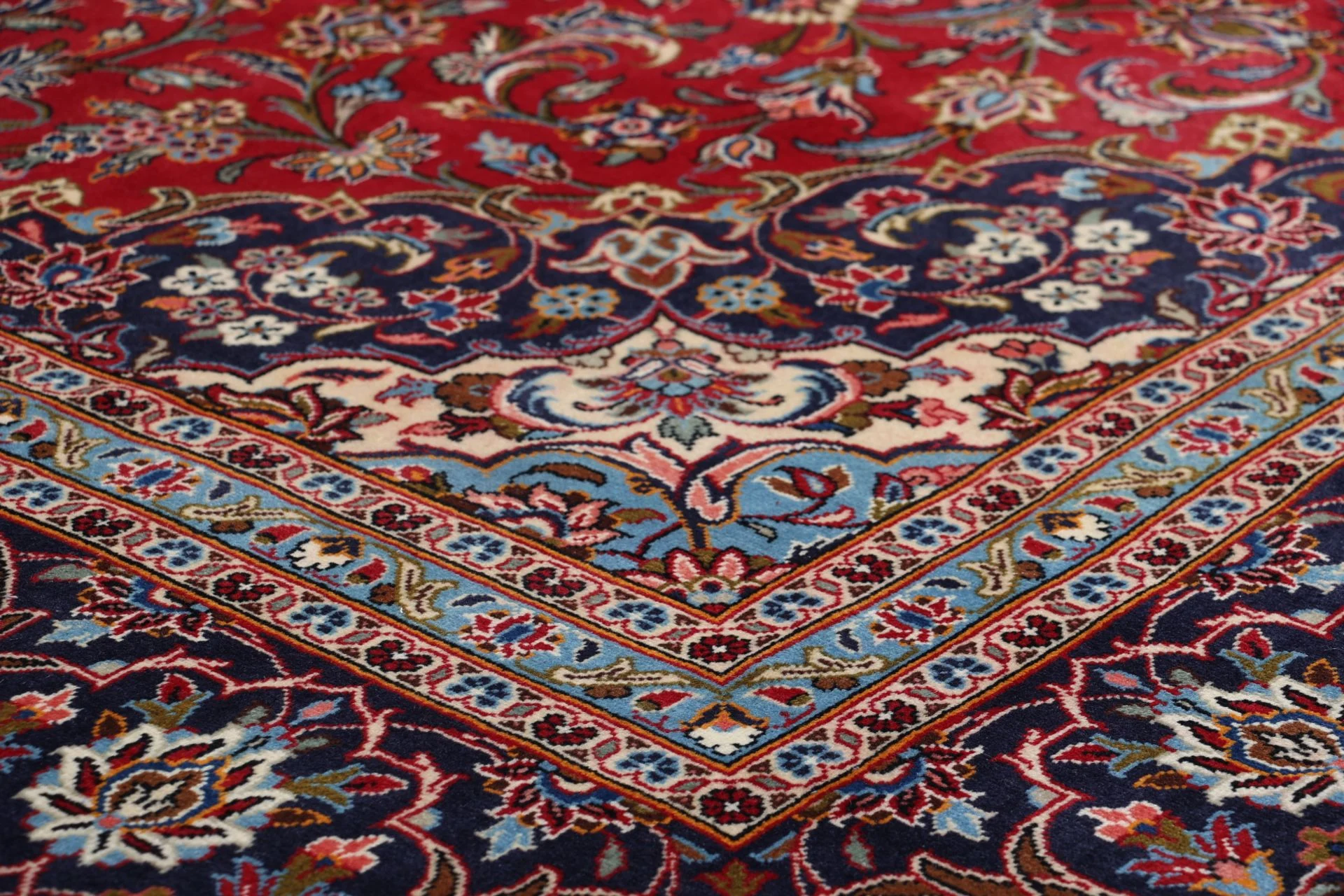 Kashan Persian Rug 250 × 360 cm in Wool, hand-knotted - Image 5