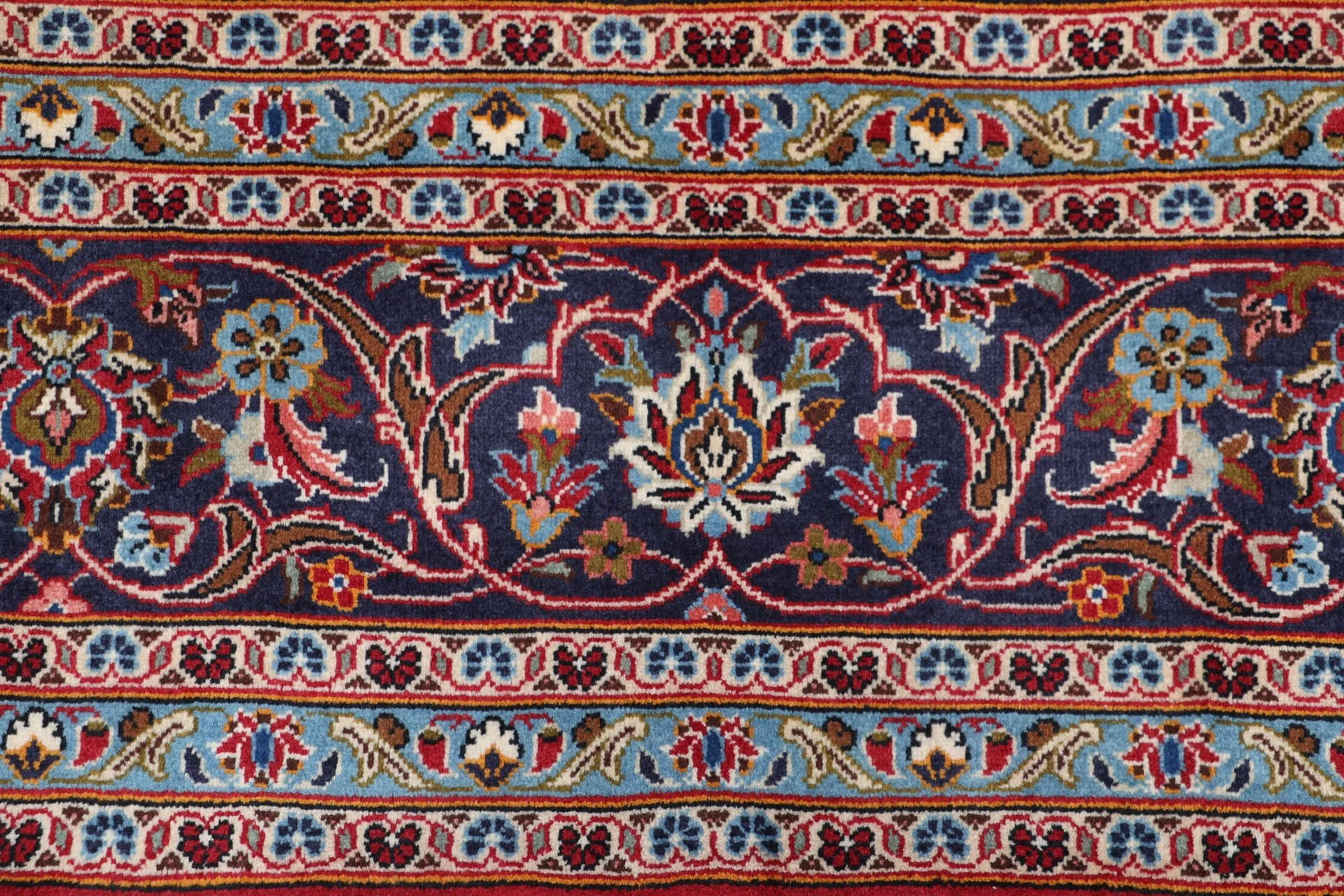 Kashan Persian Rug 250 × 360 cm in Wool, hand-knotted - Image 8
