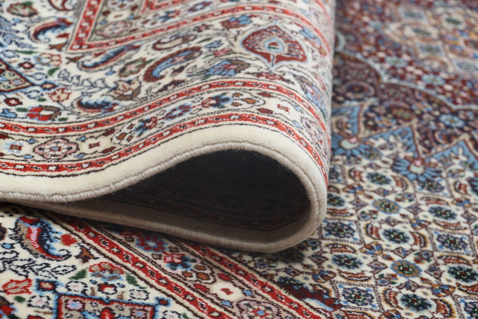 Moud Persian Rug 195 × 300 cm in Wool & Silk, hand-knotted - Image 10