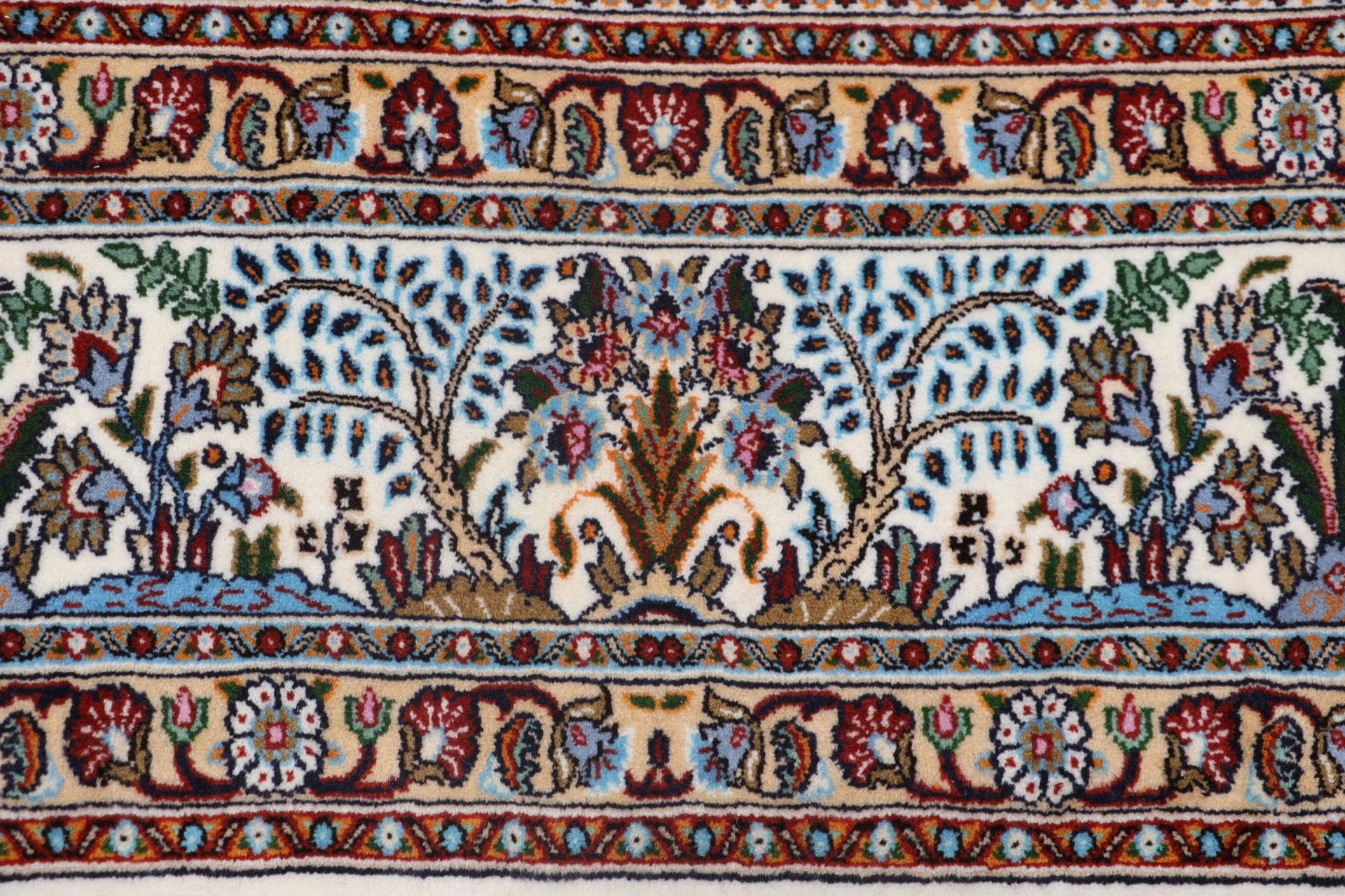 Moud Persian Rug 200 × 302 cm in Wool, hand-knotted - Image 8