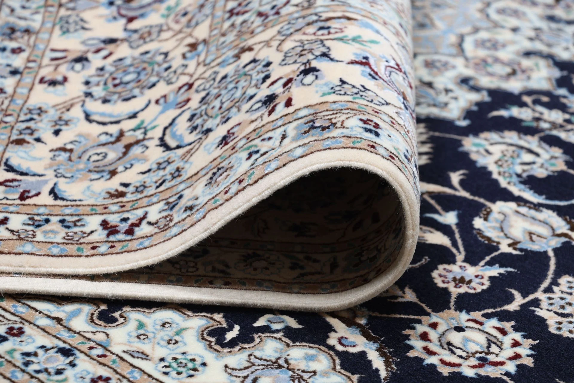 Wool & Silk Nain Persian Rug 175 × 255 cm, hand-knotted - Image 10