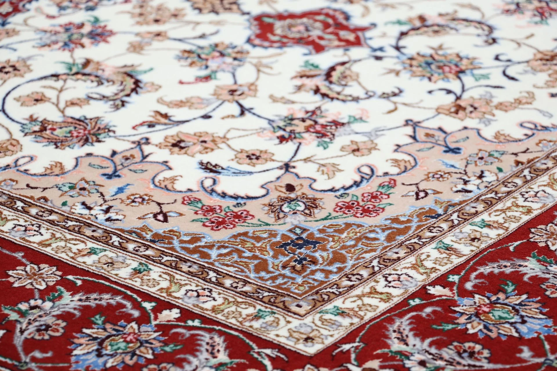 Wool & Silk Isfahan Persian Rug 157 × 230 cm, hand-knotted - Image 5