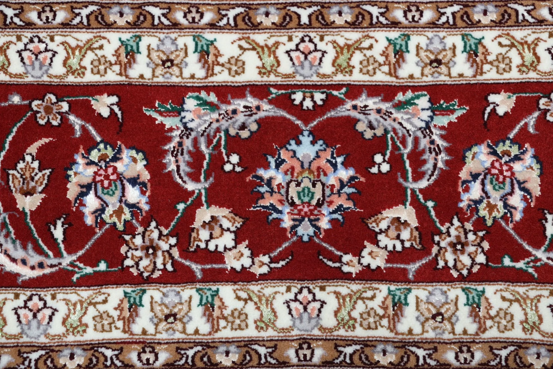 Wool & Silk Isfahan Persian Rug 157 × 230 cm, hand-knotted - Image 8