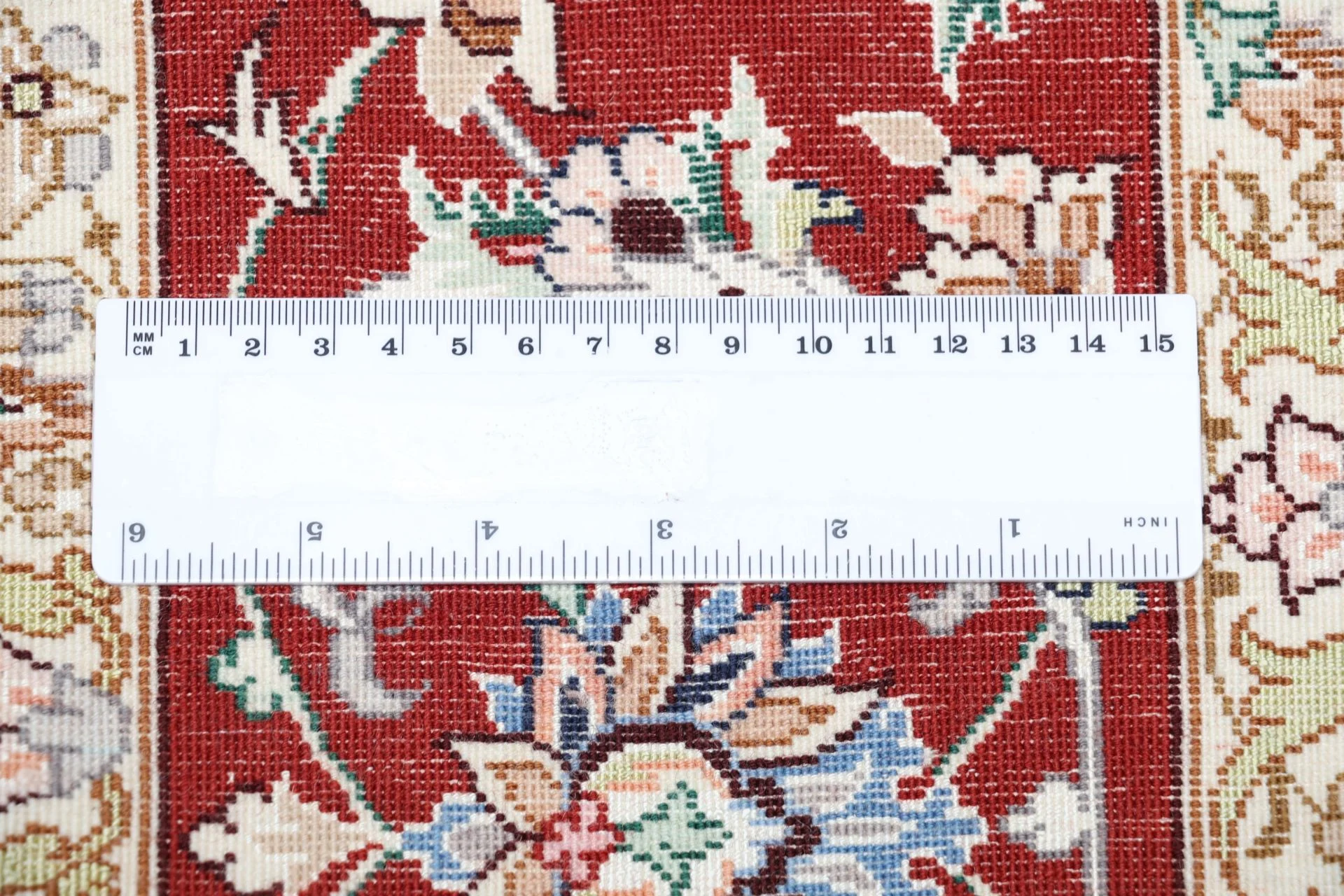 Wool & Silk Isfahan Persian Rug 157 × 230 cm, hand-knotted - Image 11